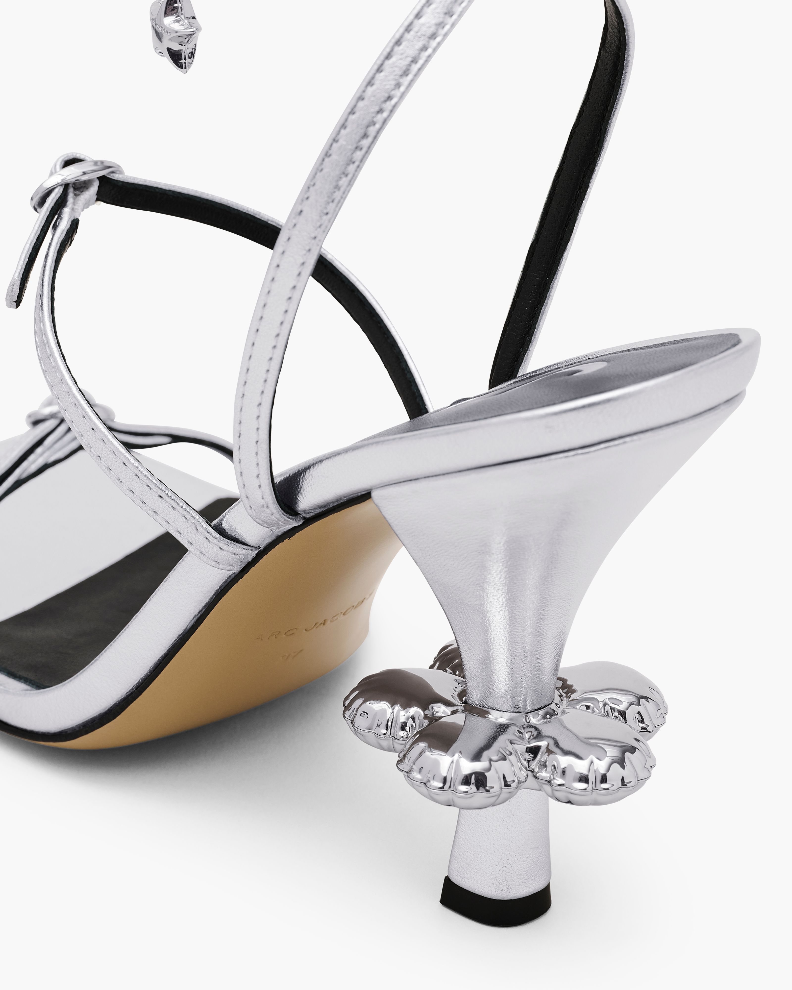 Marc Jacobs - Giày cao gót Metallic Leather Daisy