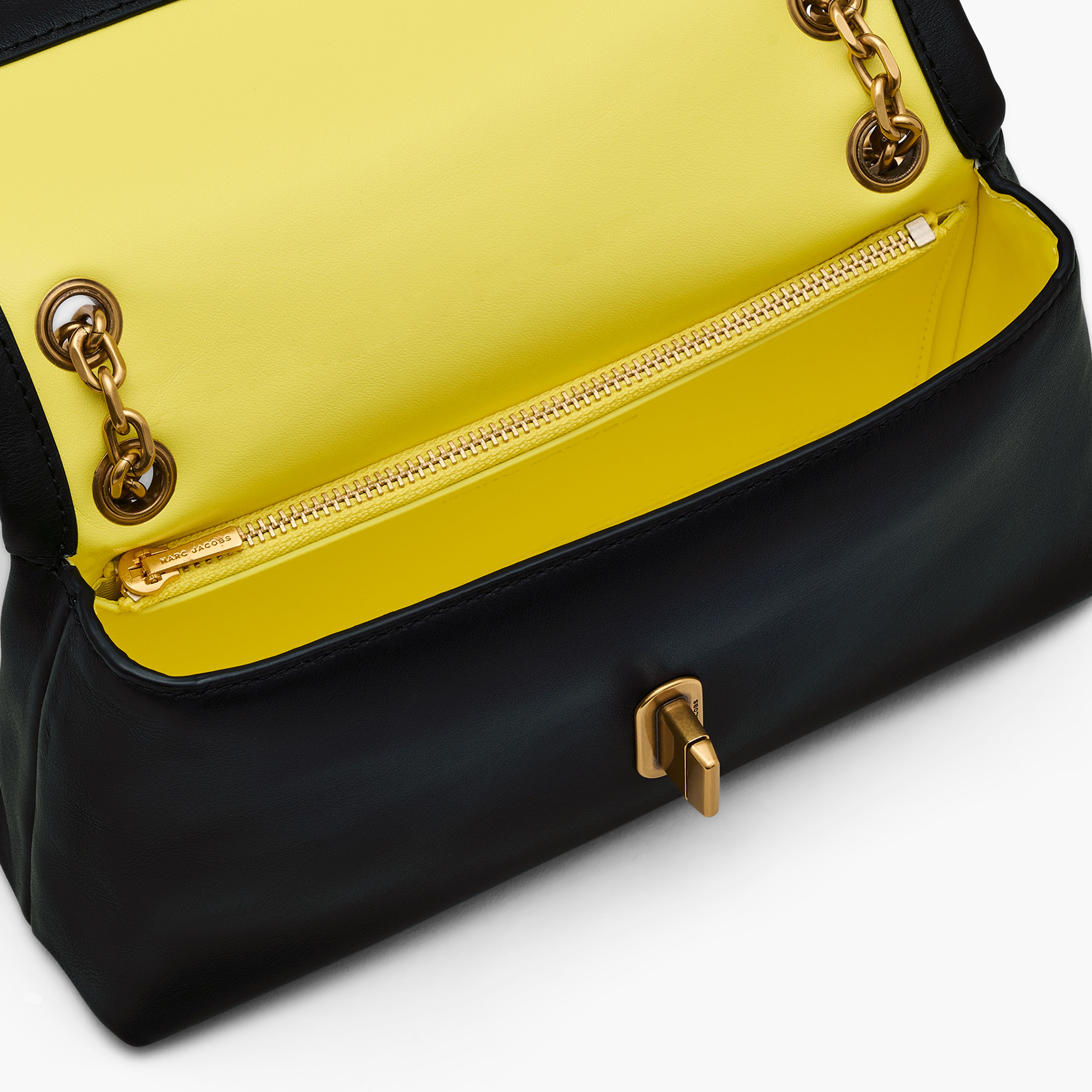 Marc Jacobs - Ví The Dual Chain