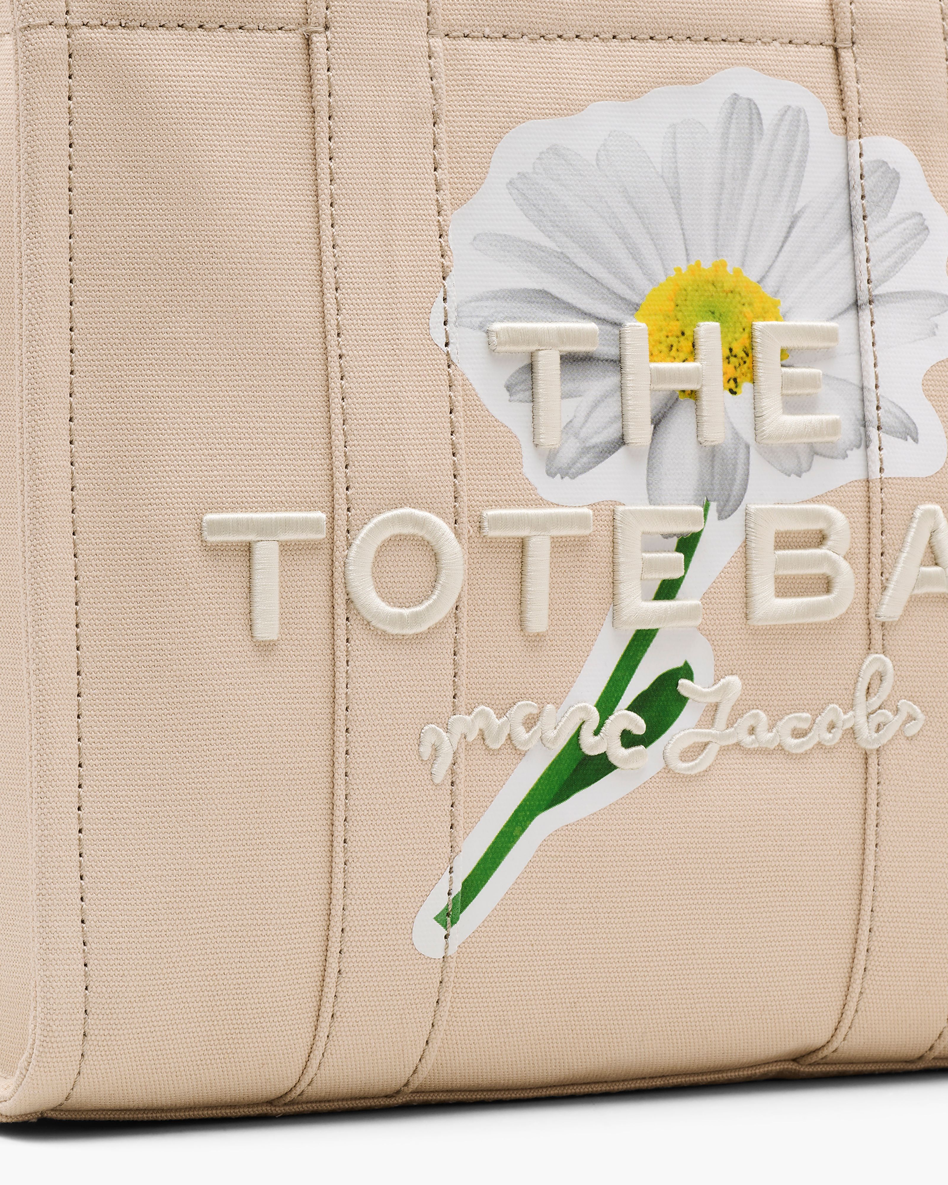 Marc Jacobs - Túi tote The Daisy Script Canvas Medium