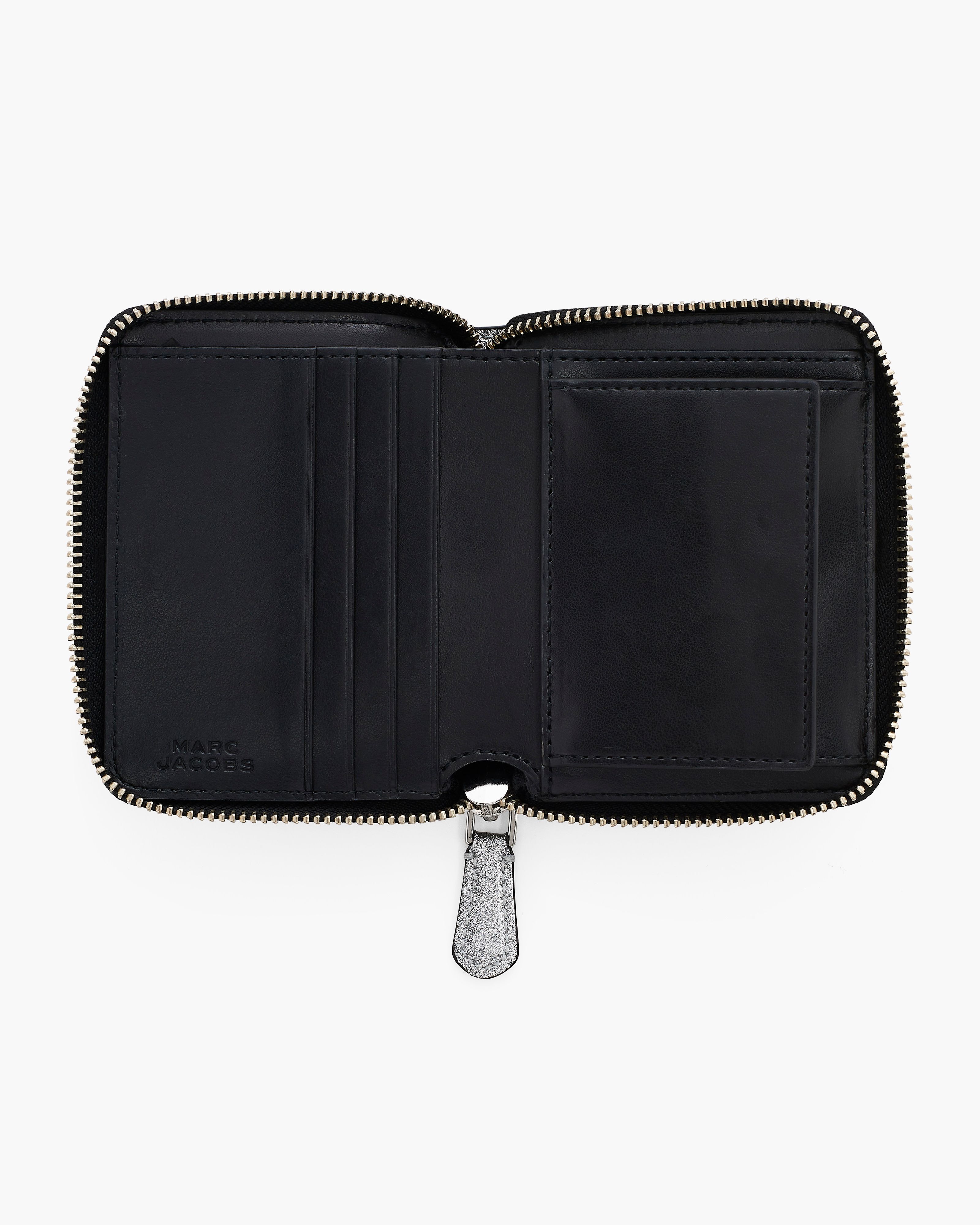 Marc Jacobs - Ví The Coated Glitter Everyday Slim Compact