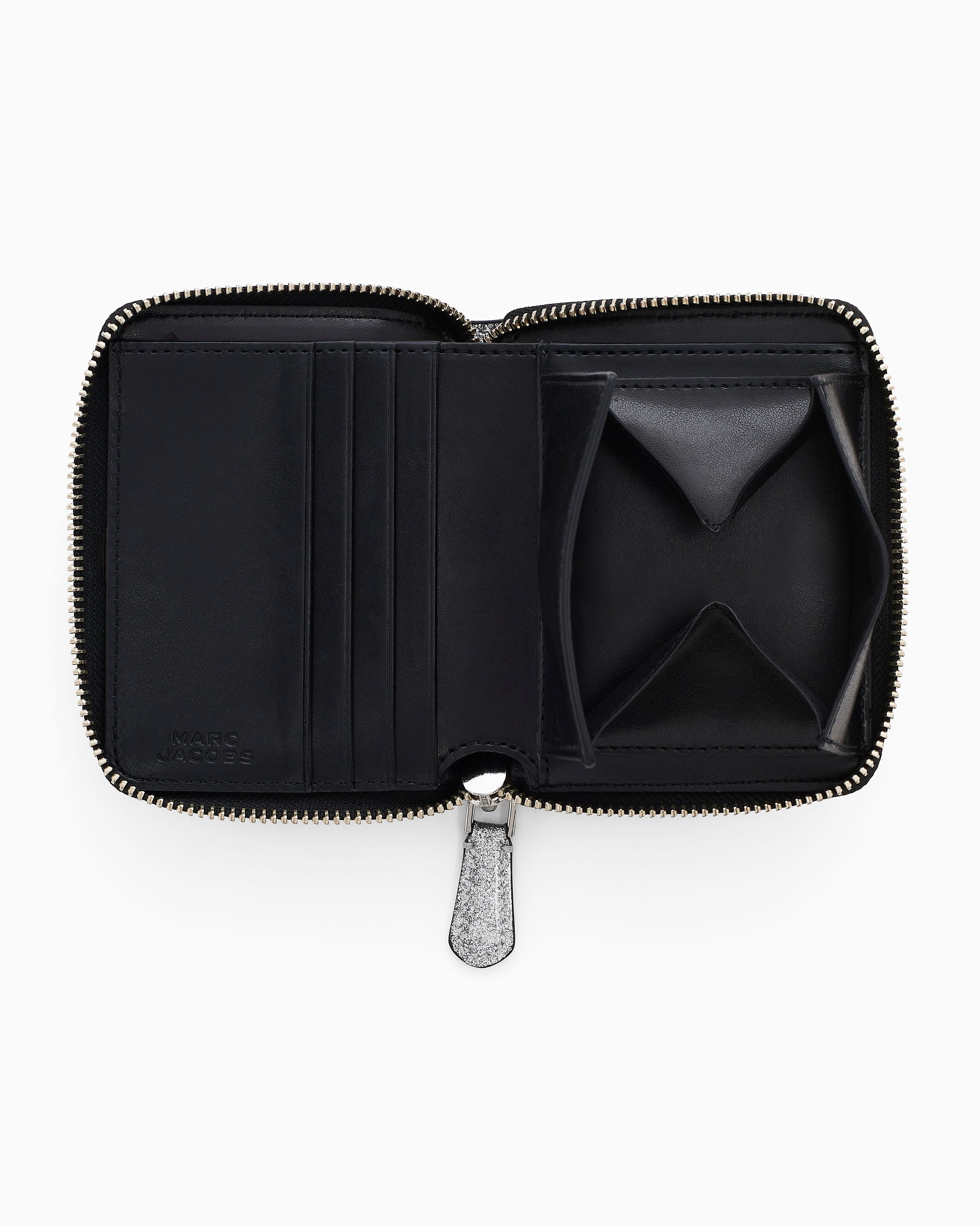 Marc Jacobs - Ví The Coated Glitter Everyday Slim Compact