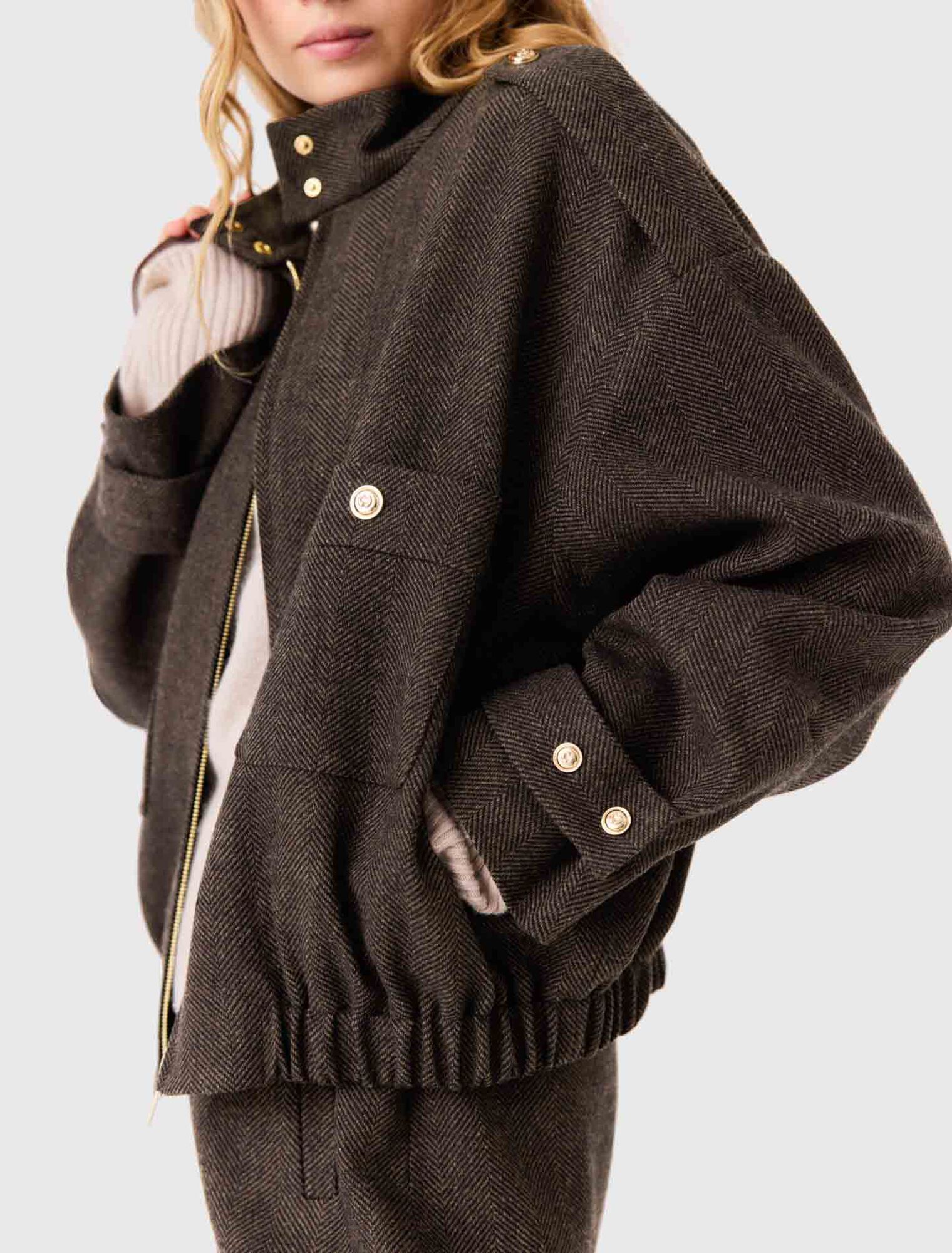 Áo khoác len dáng oversized