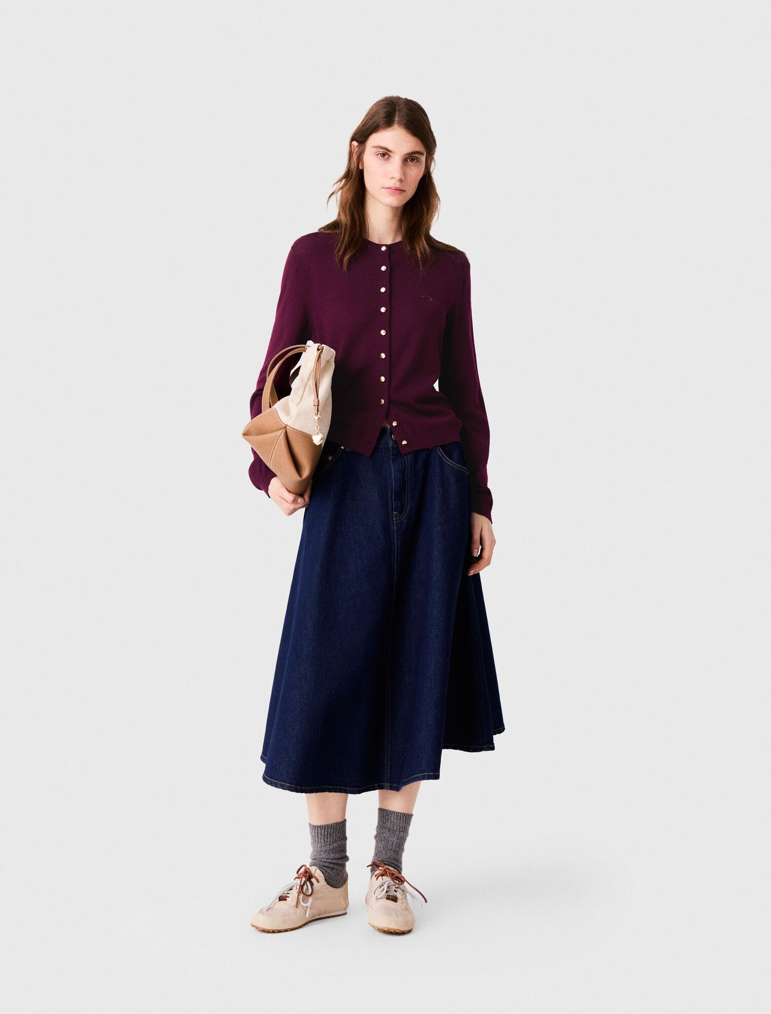 Áo cardigan len thêu logo