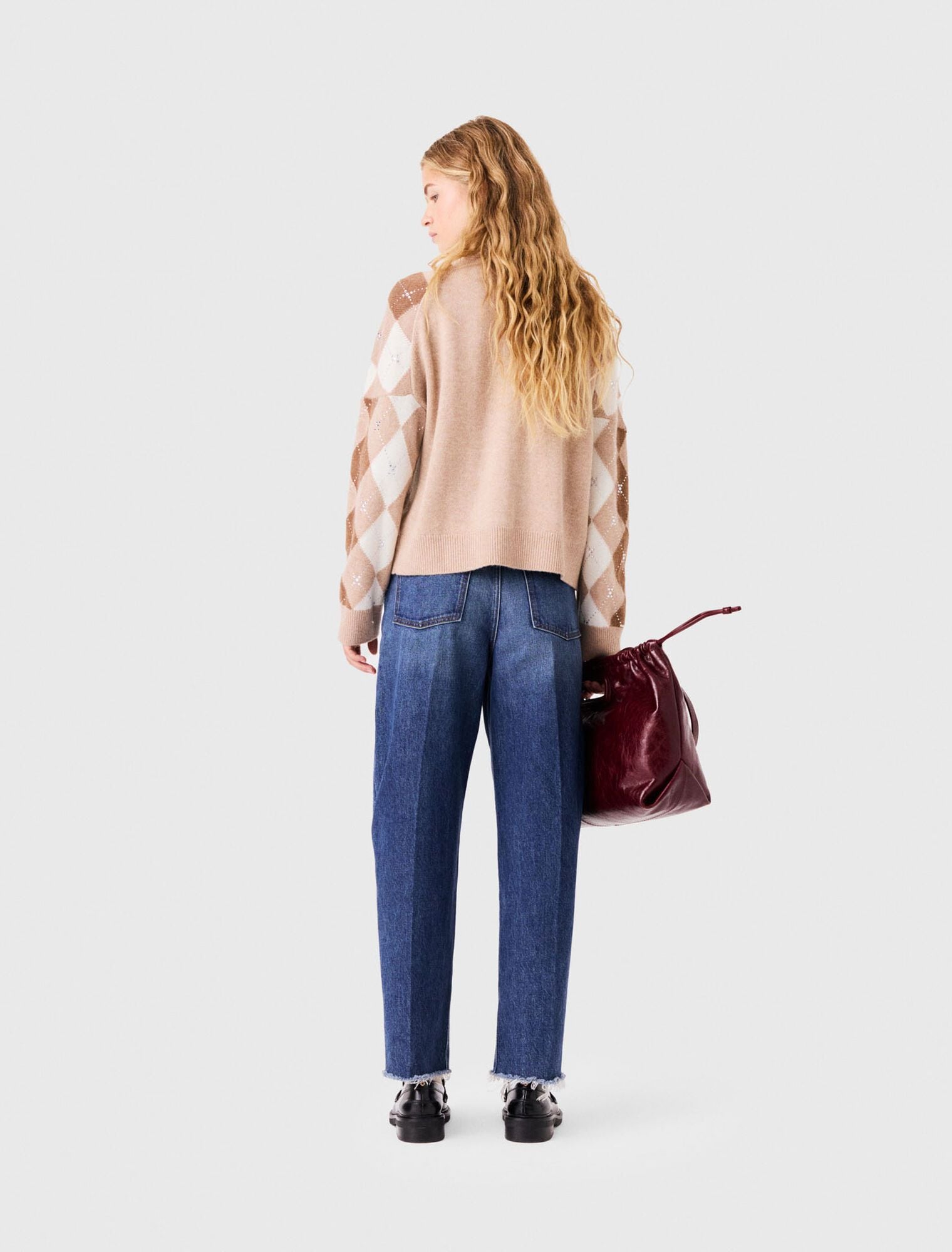 Áo cardigan họa tiết argyle đính rhinestone