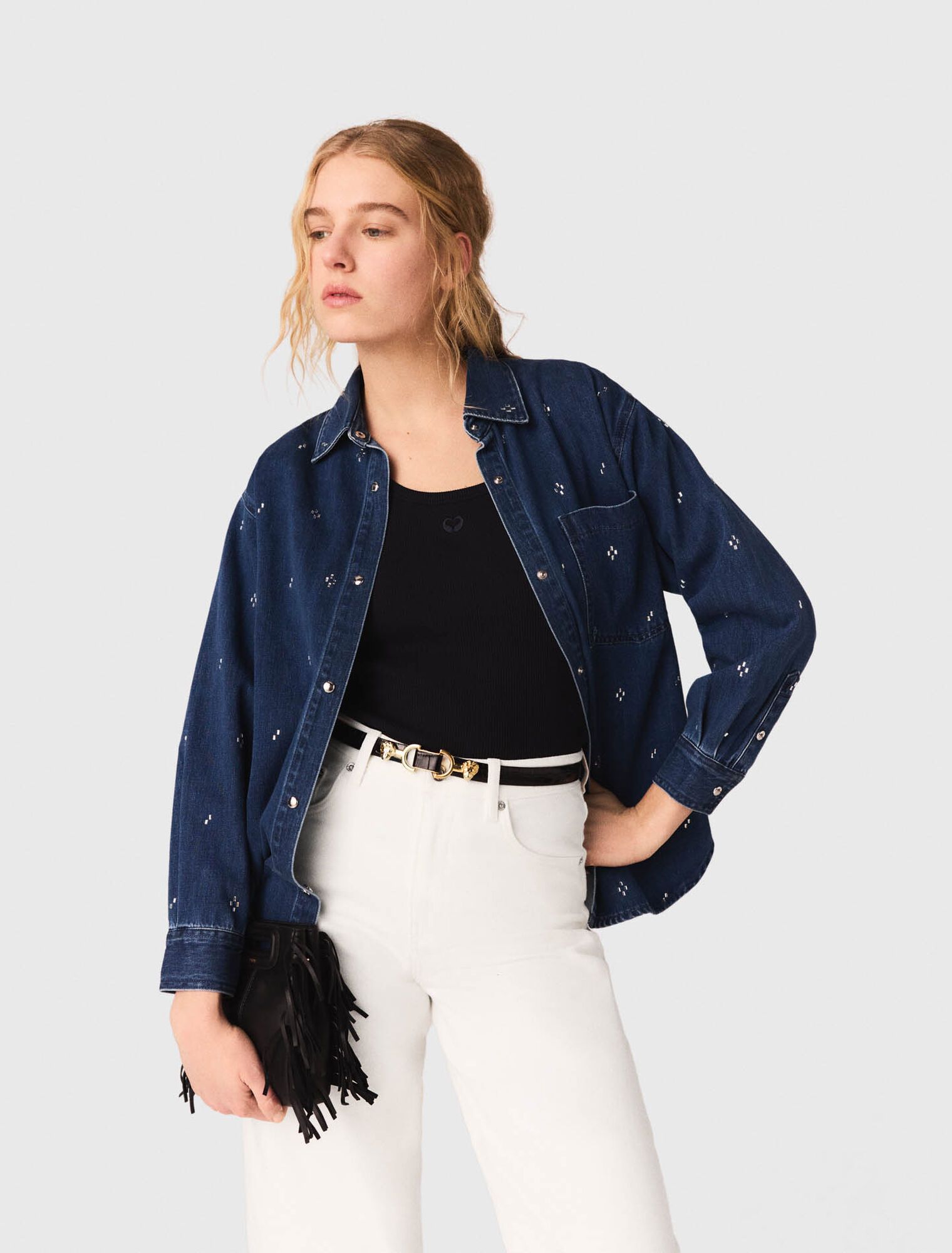 Áo sơ mi denim đính đá