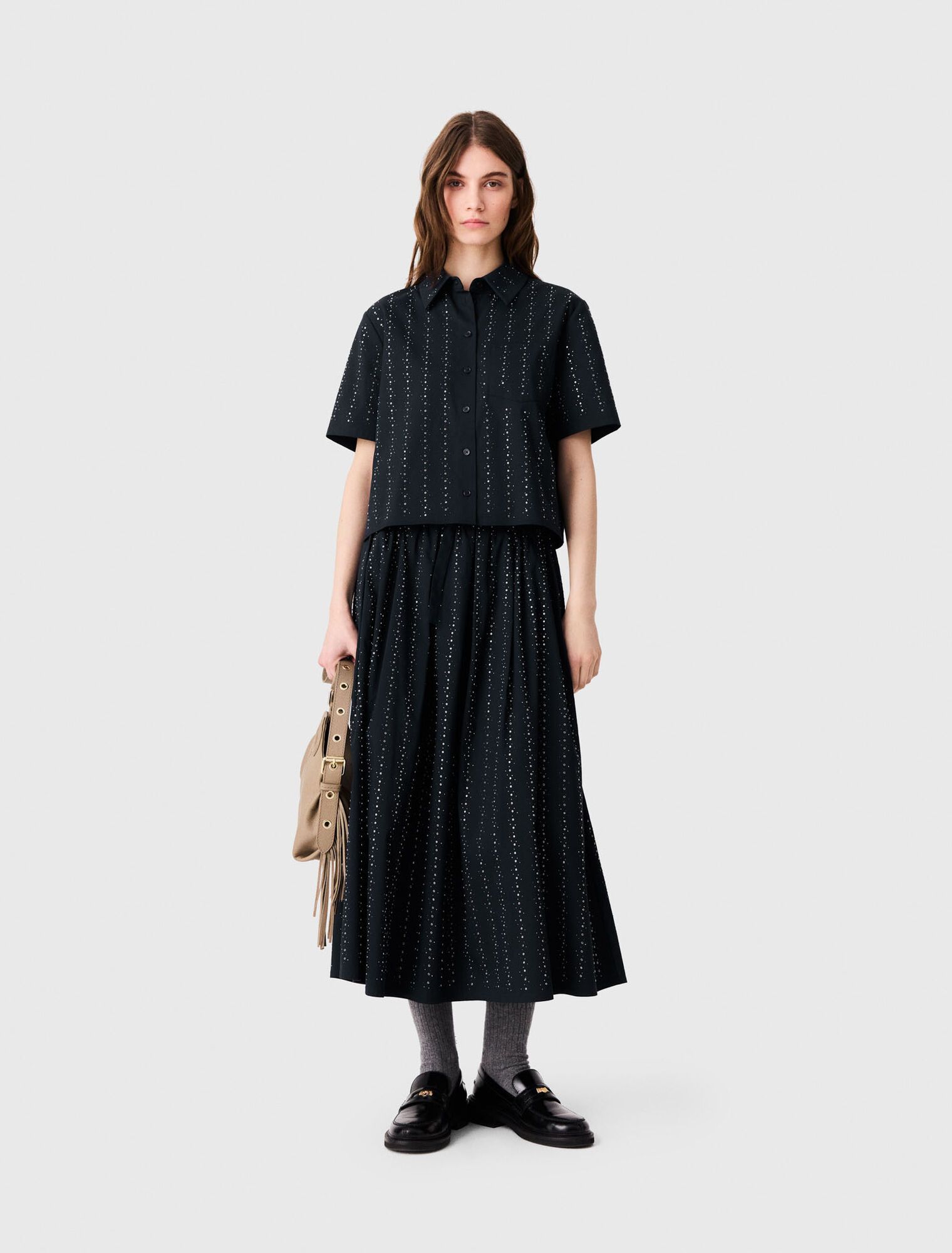 Áo sơ mi cotton croptop đính đá