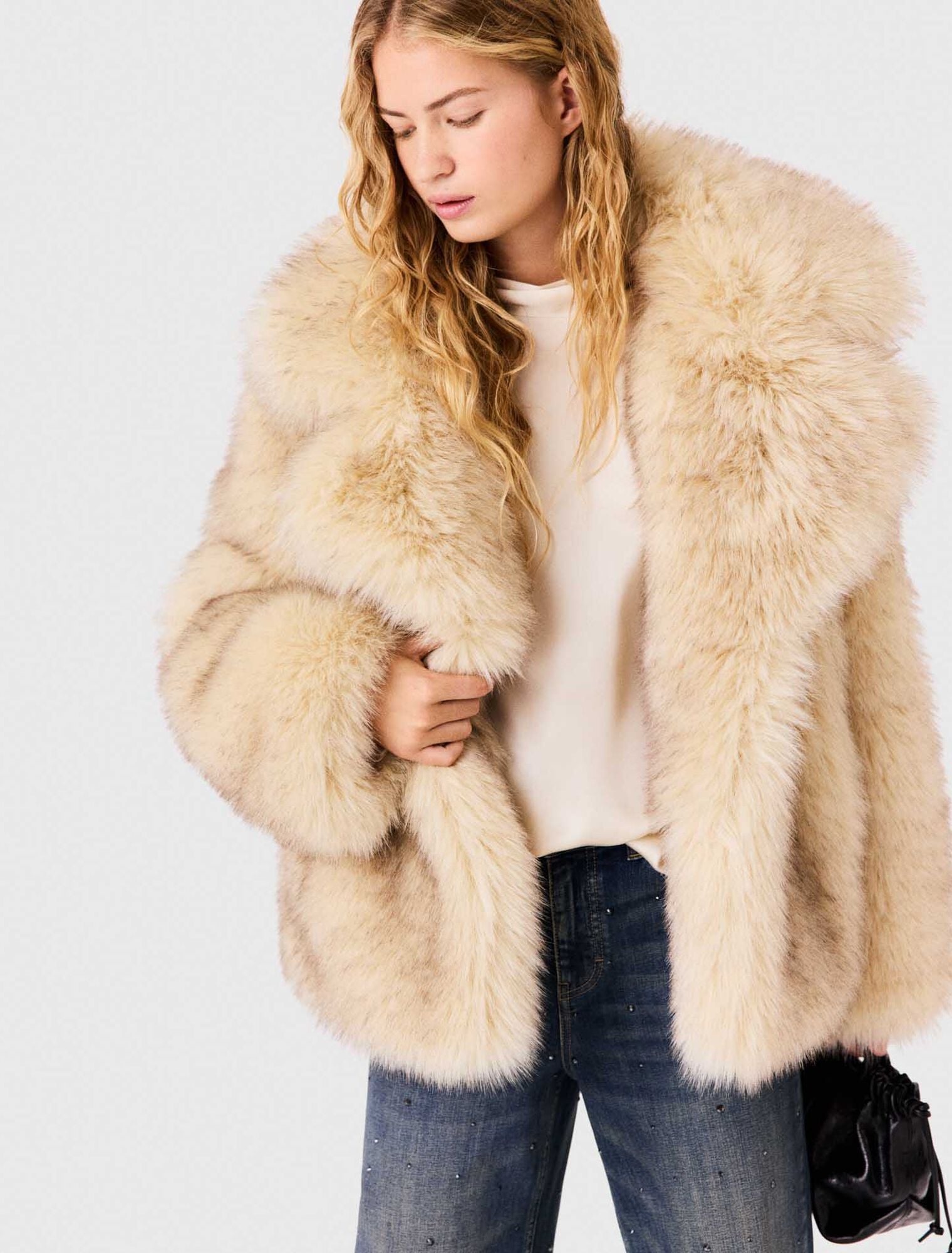 Áo khoác lông thú giả dáng oversized