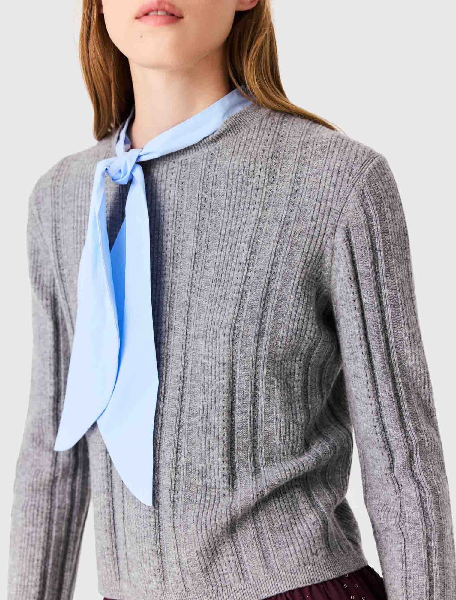 Áo len cổ poplin có thể tháo rời