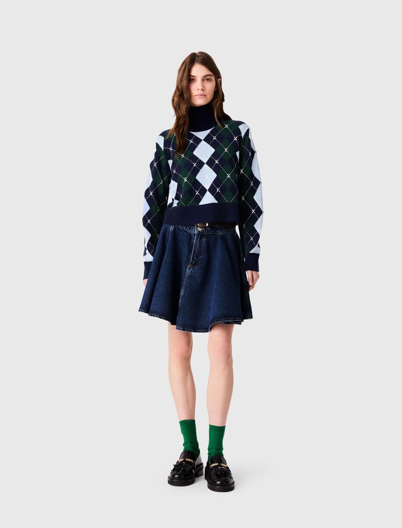 Áo len argyle đính đá