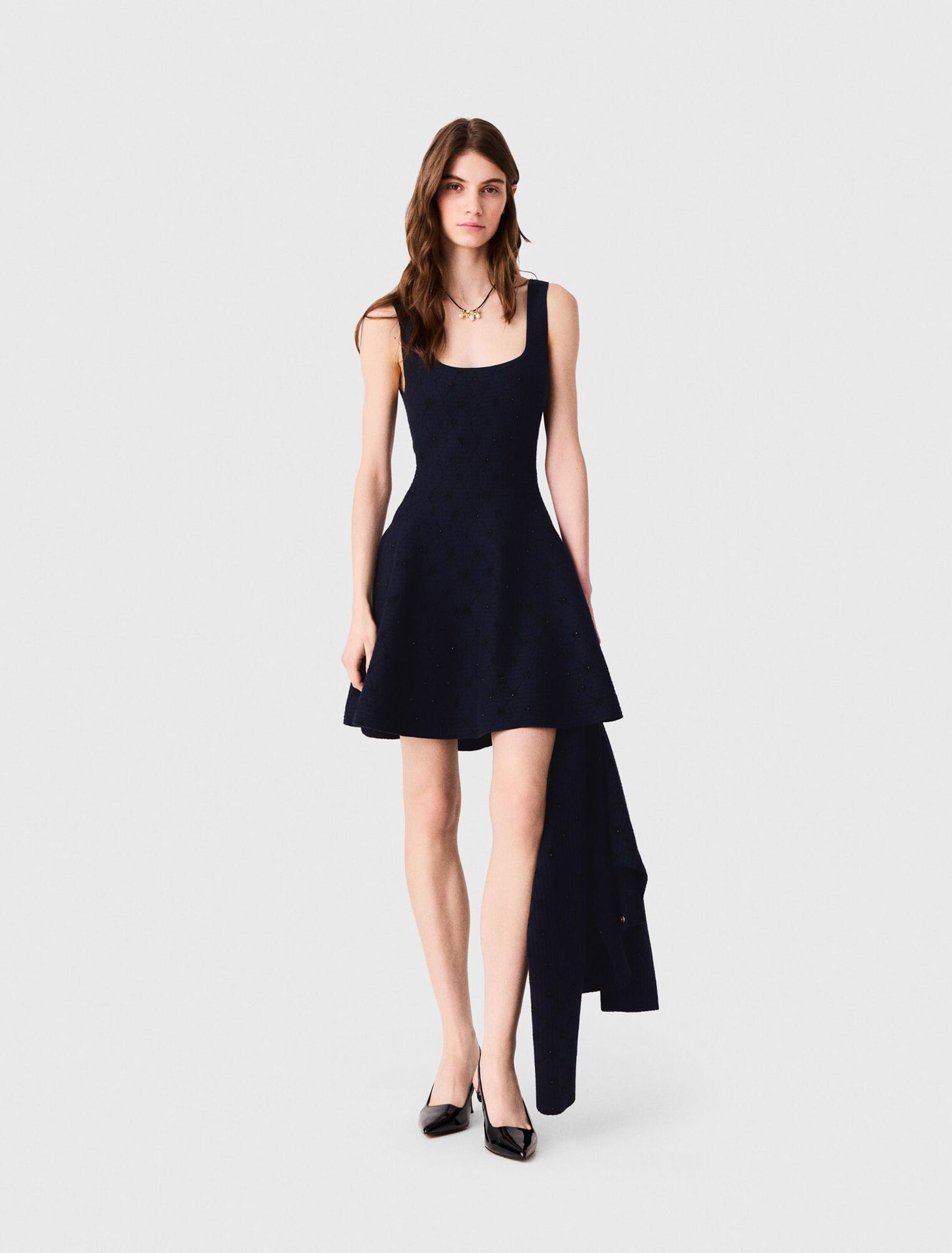 Đầm ngắn jacquard dáng xòe