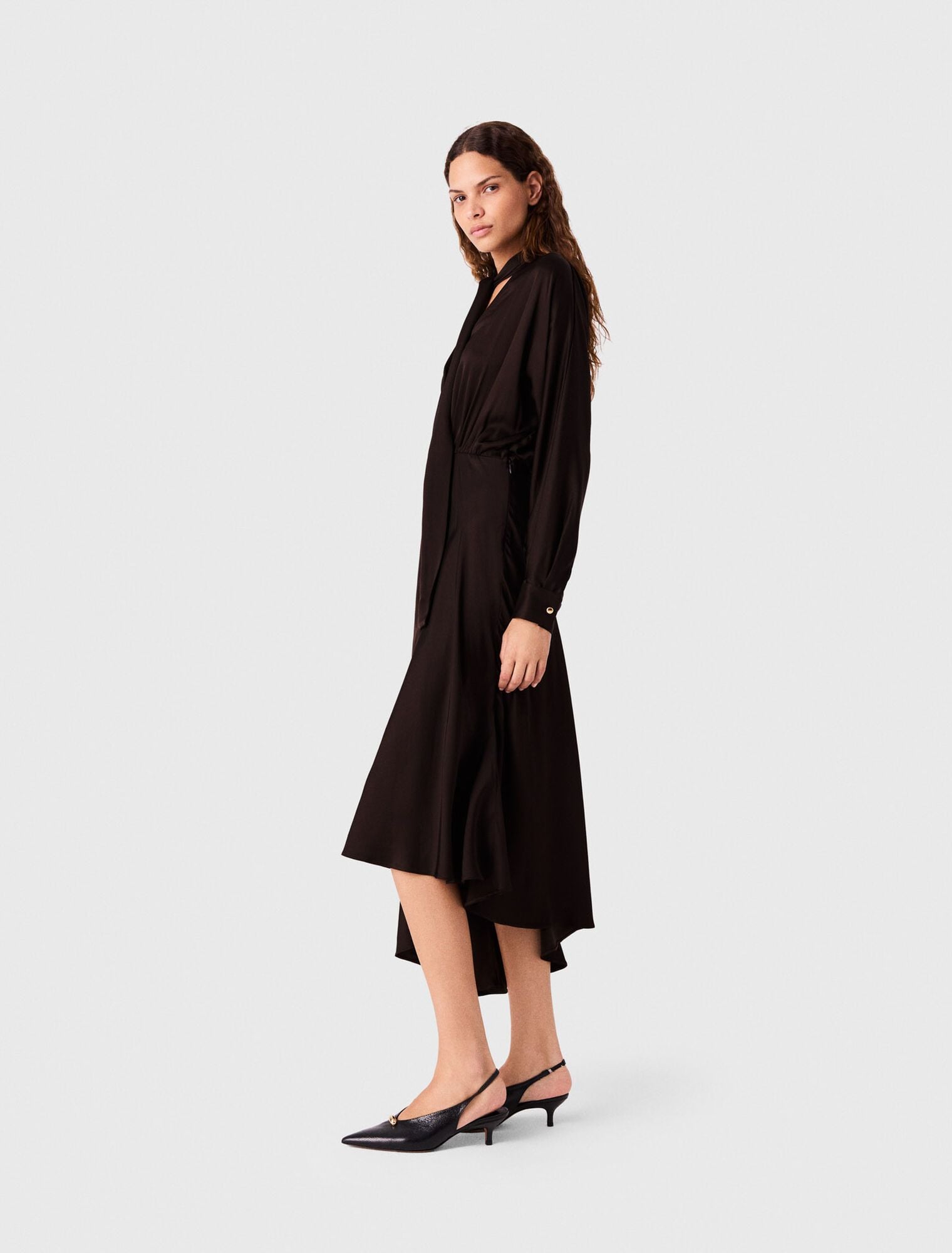 Đầm midi satin bất đối xứng