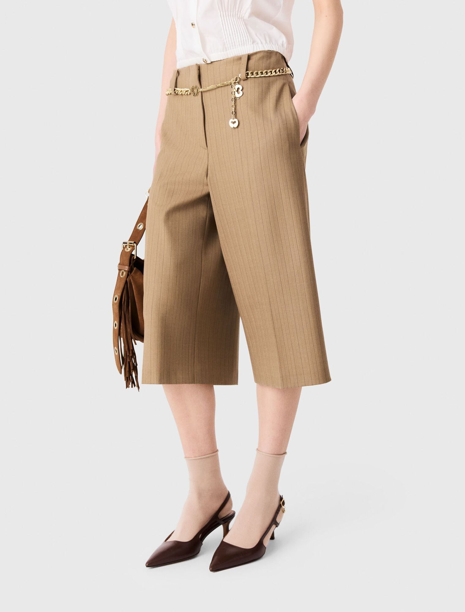 Quần Bermuda len xếp ly