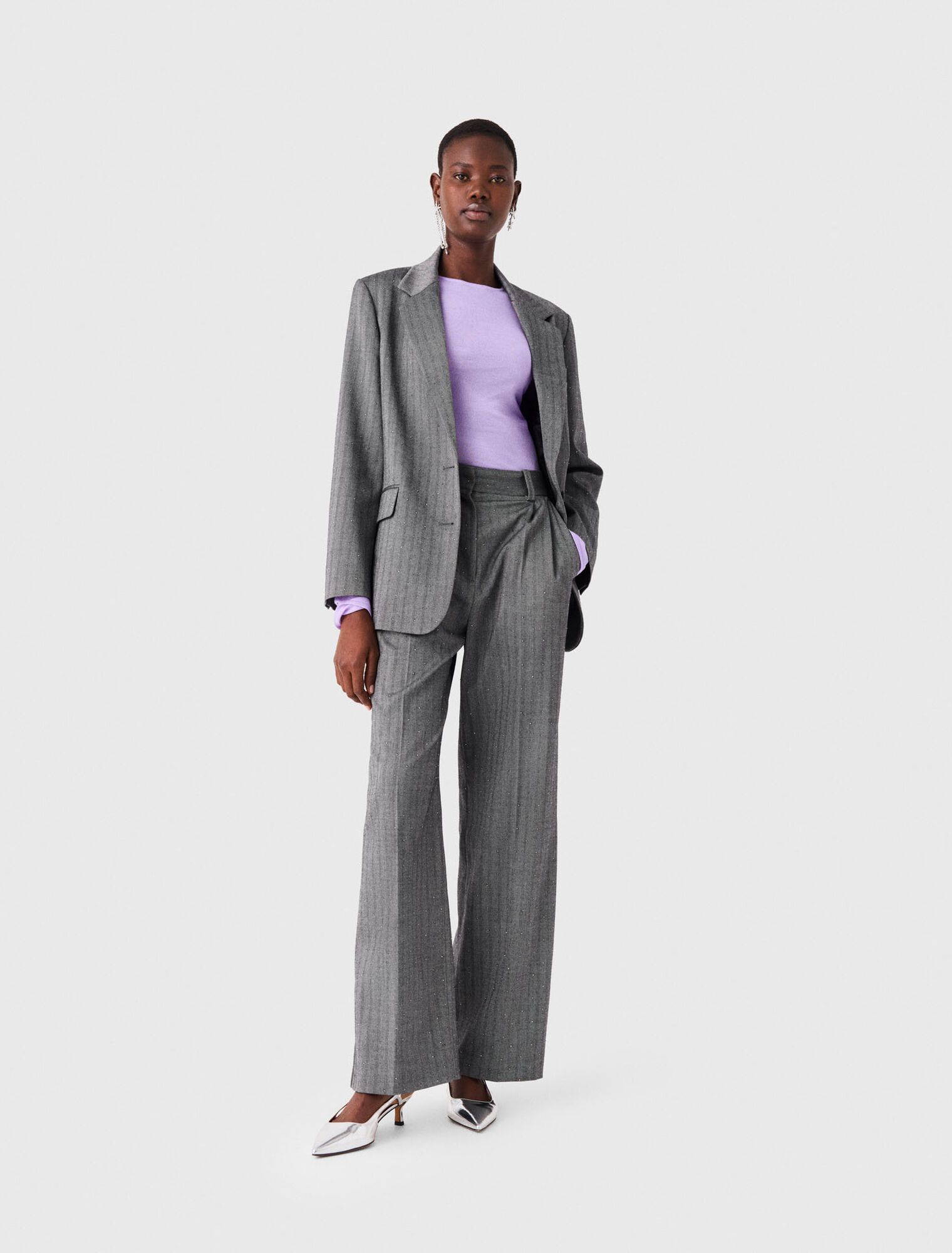 Áo blazer kẻ đính đá