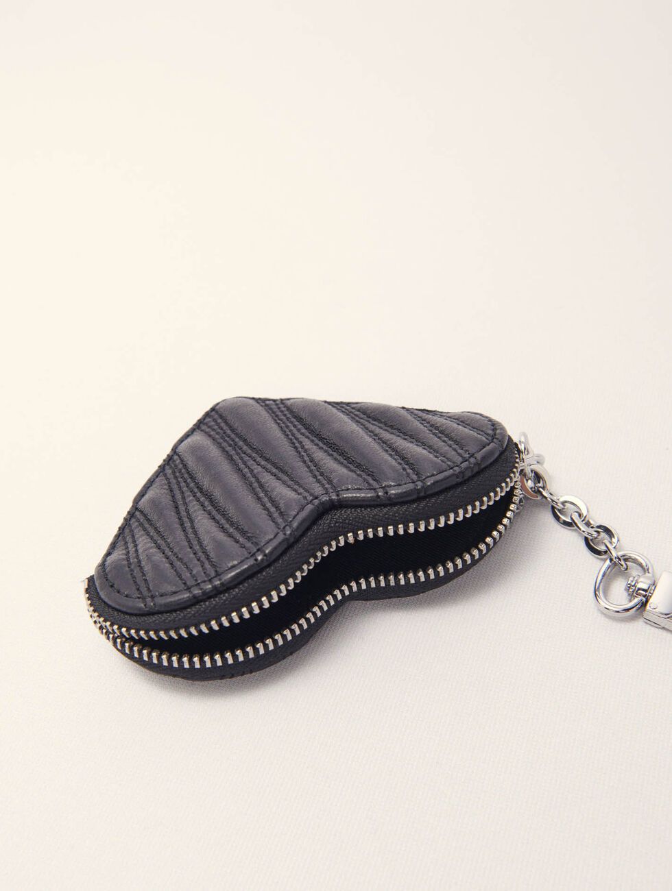 Maje - Ví da mini key chain trái tim chần bông