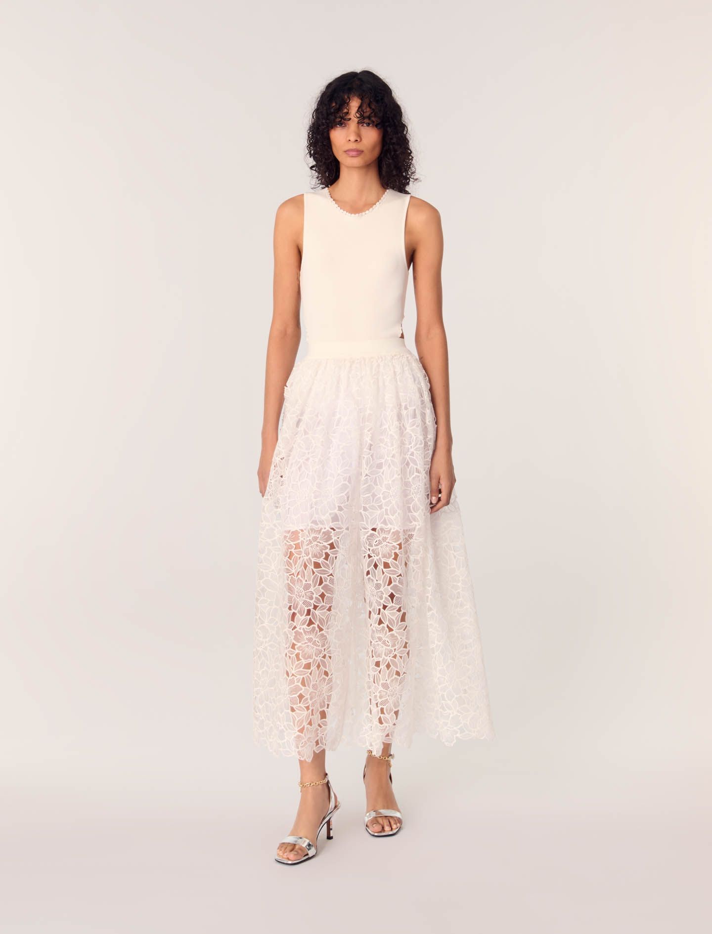Áo bodysuit phối viền cut out lưng
