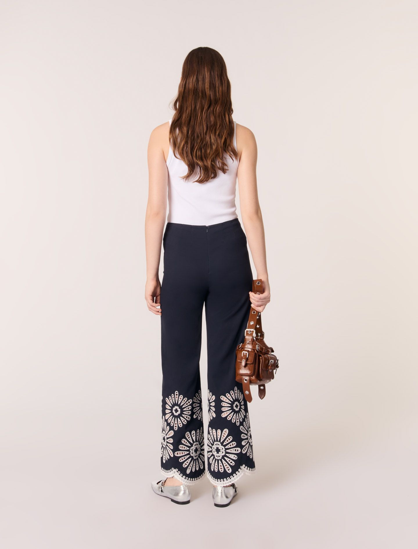Quần dài suông thêu crochet