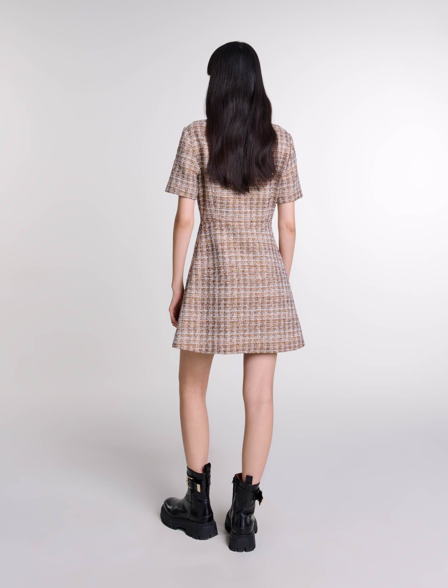 Maje - Đầm ngắn tweed kẻ cổ V