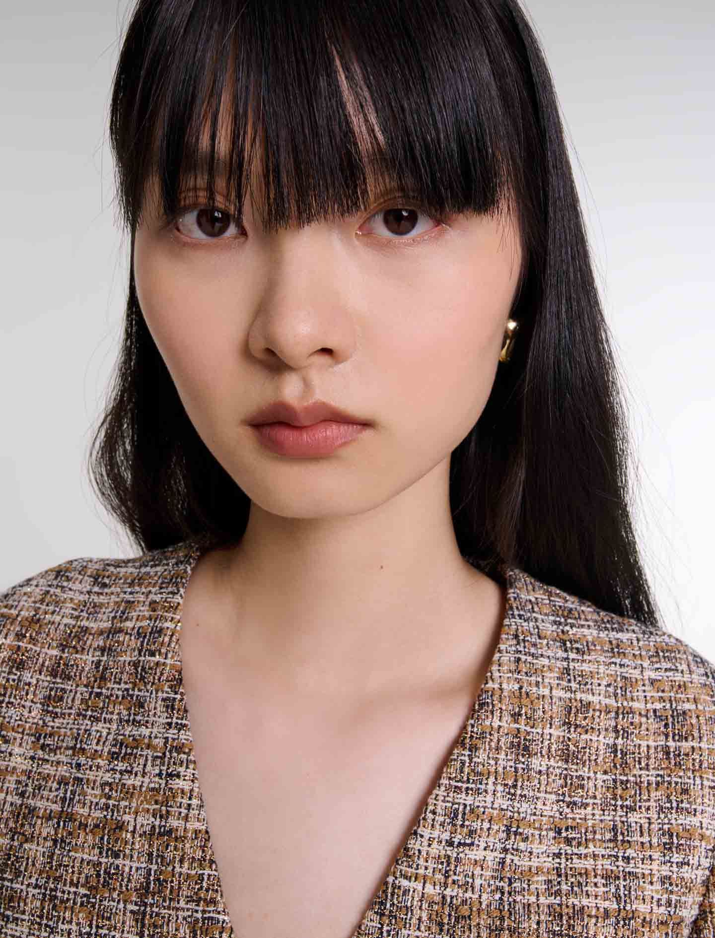 Maje - Đầm ngắn tweed kẻ cổ V