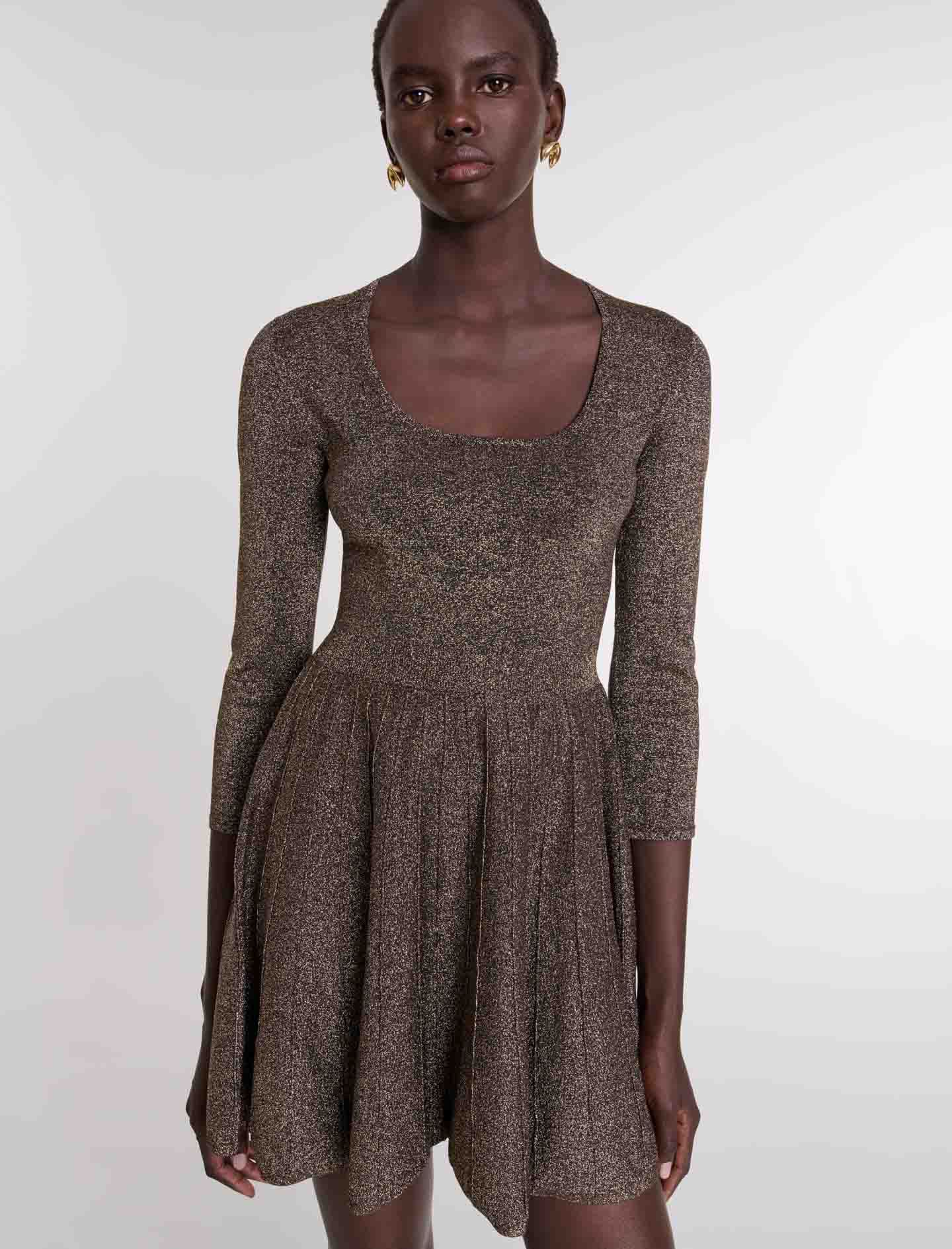 Maje - Đầm ngắn dệt kim cổ vuông sequin
