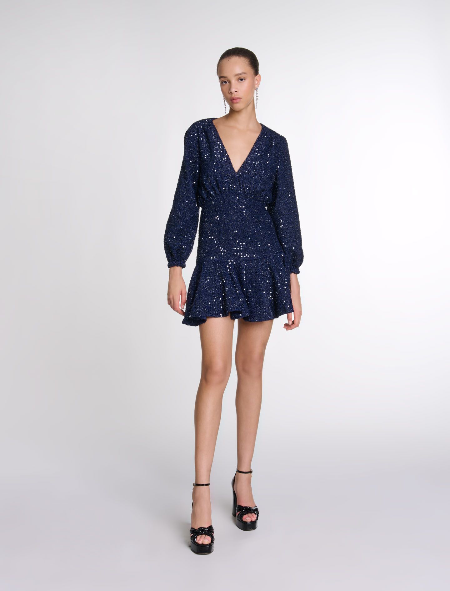 Maje - Đầm ngắn sequin viền gấu xếp bèo
