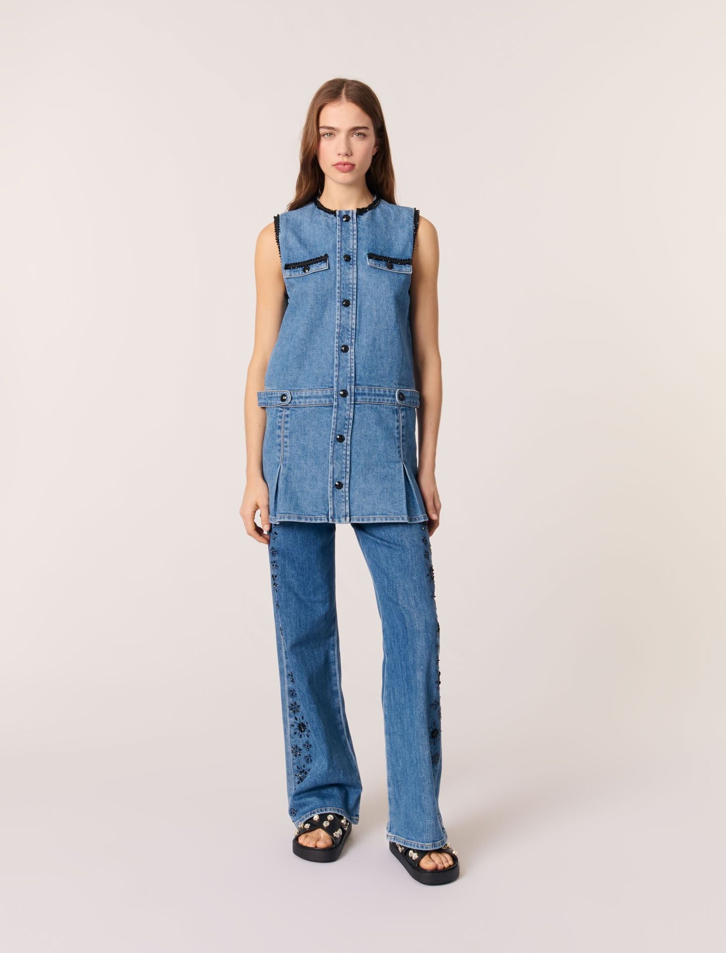 Đầm ngắn denim viền ren