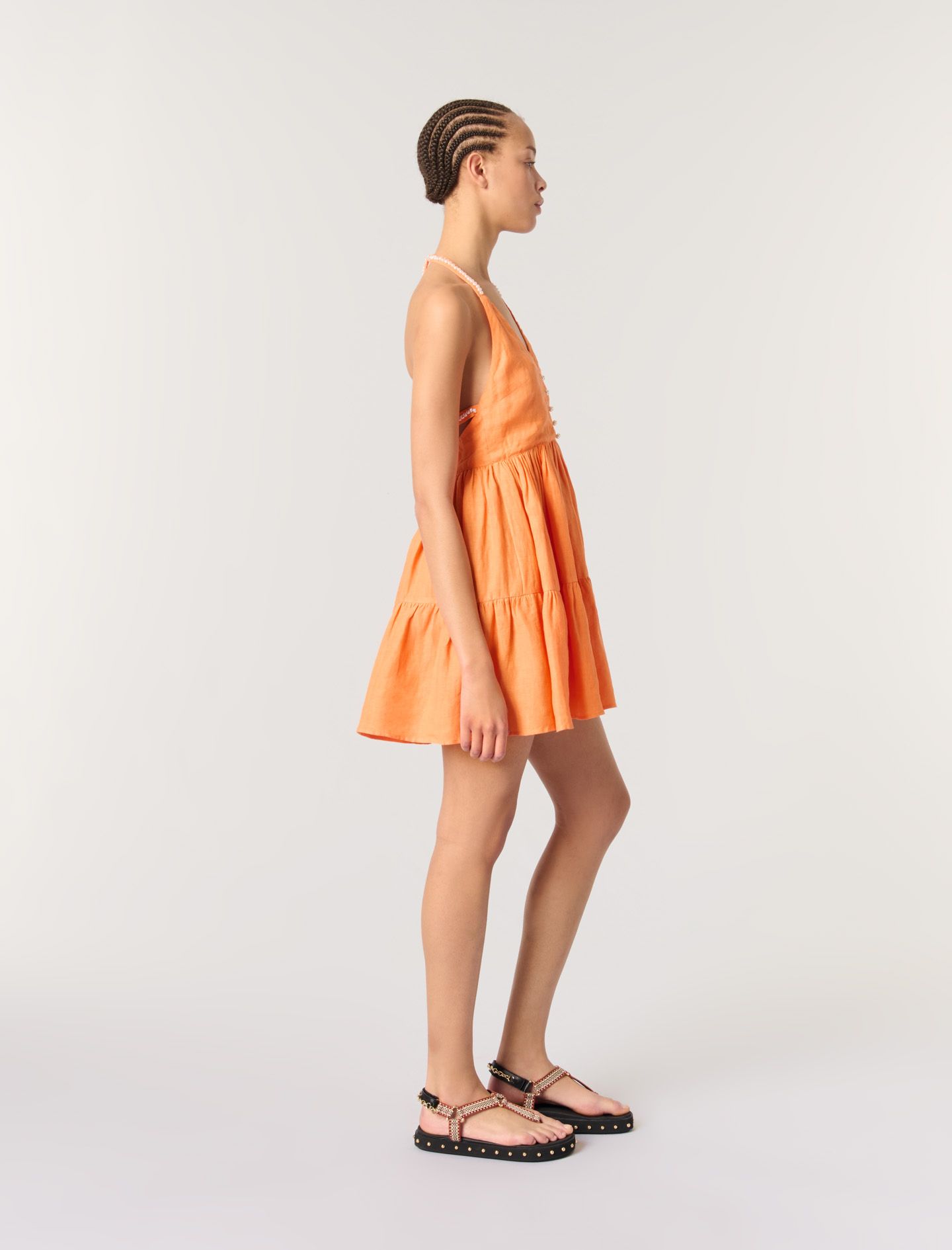 Maje - Đầm ngắn linen cổ yếm hở lưng