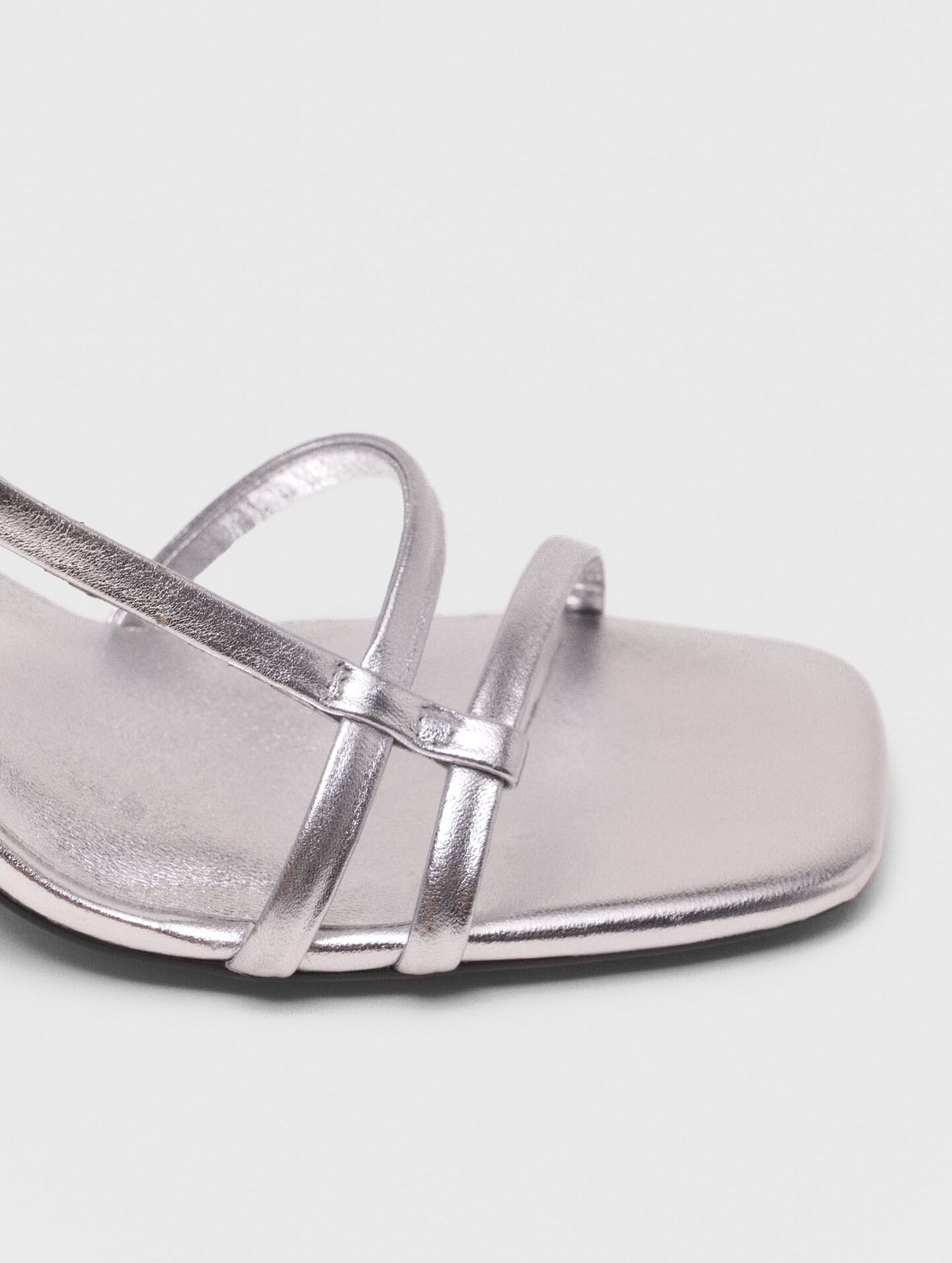 Maje - Sandal cao gót ánh bạc quai mảnh