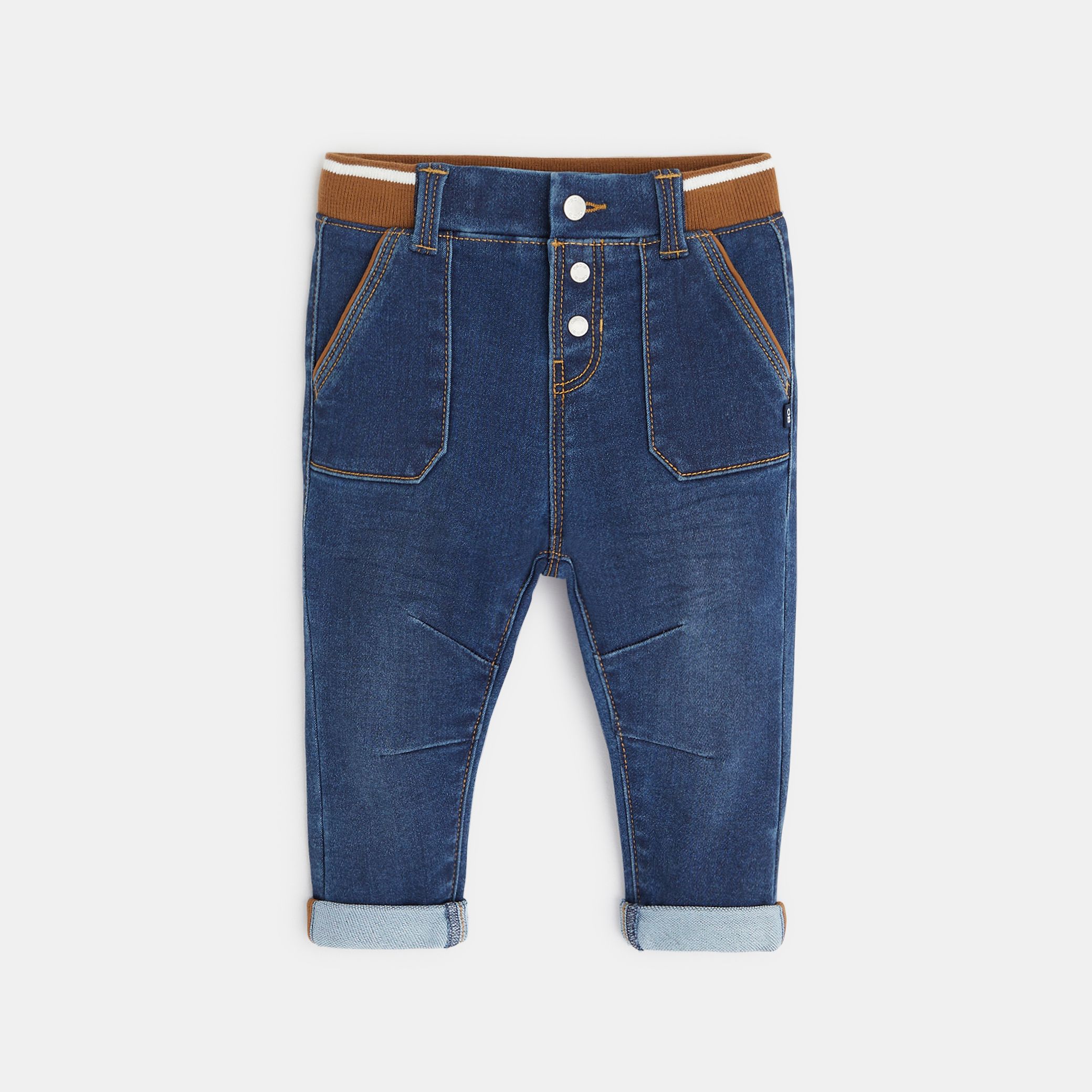 Quần jeans co giãn