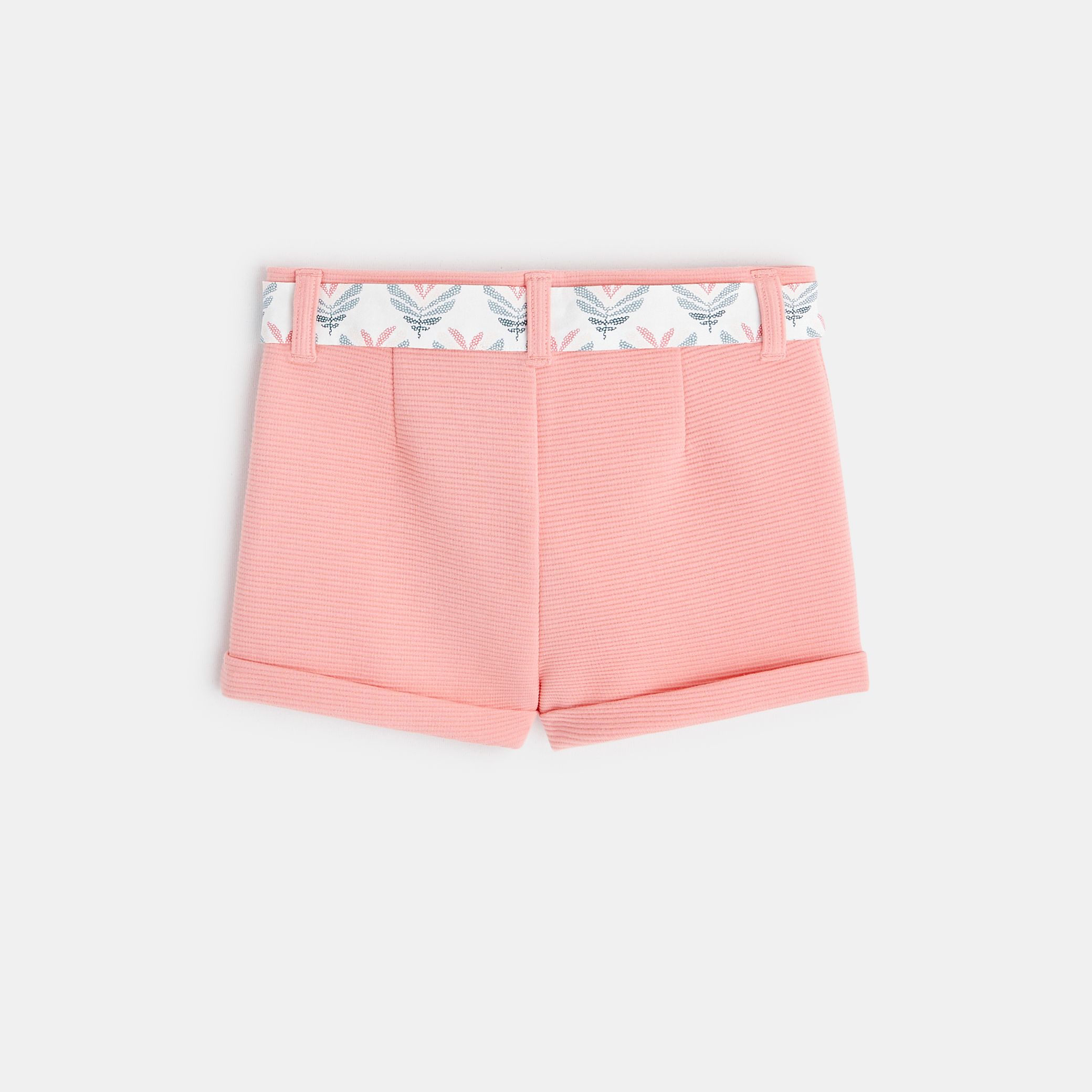 Quần short có đai hoa