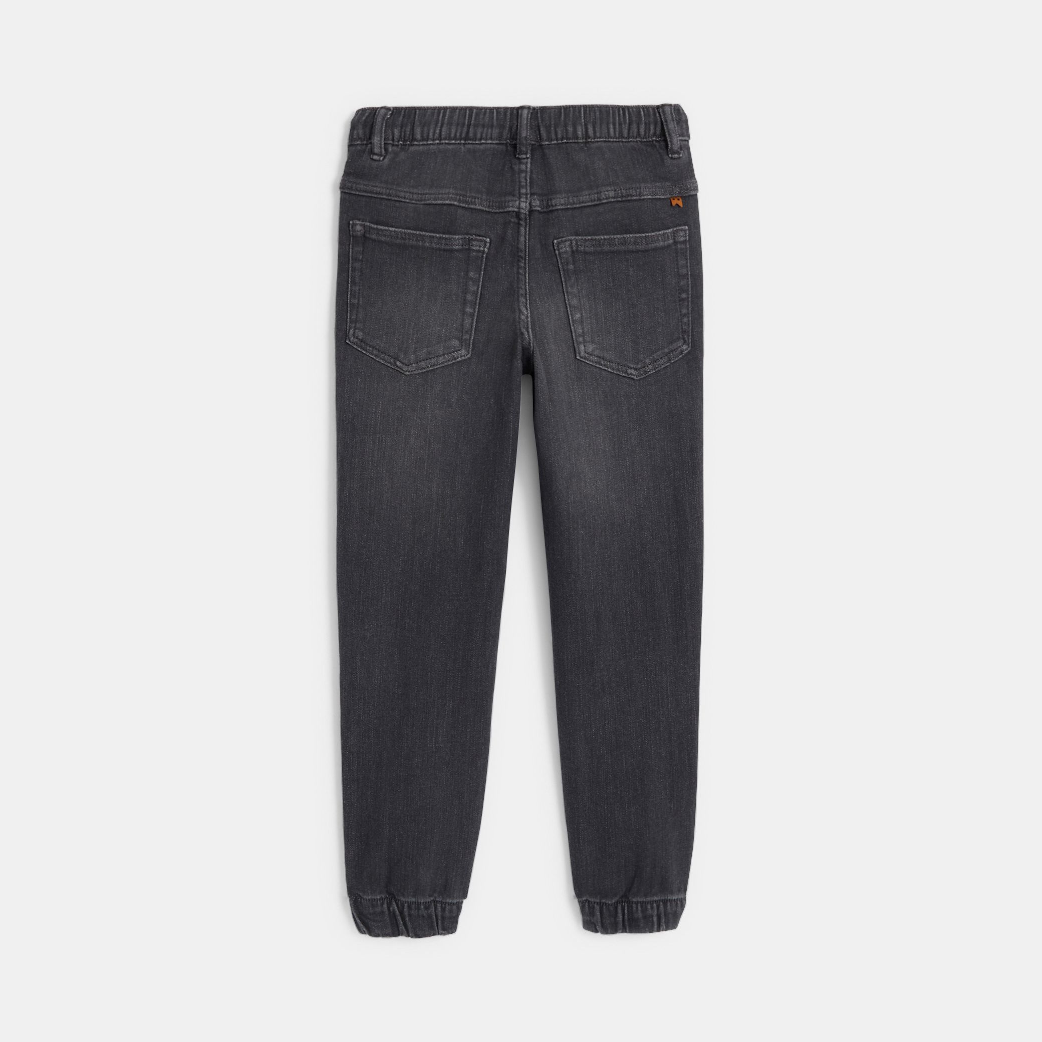 Quần jeans dáng ôm