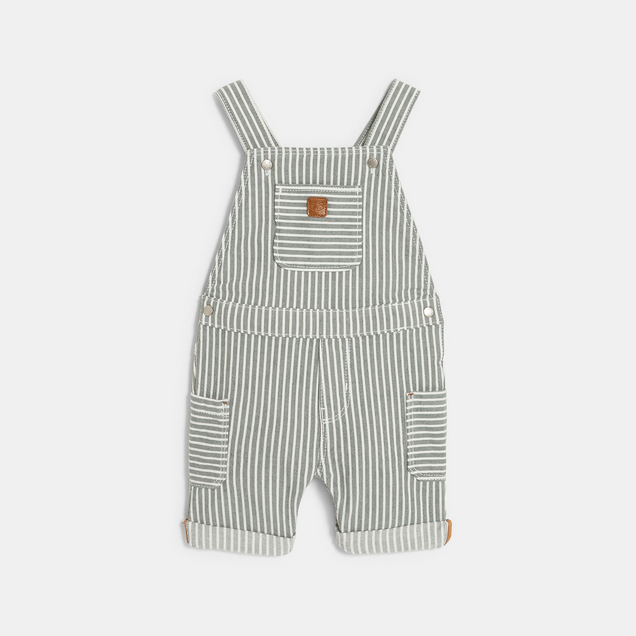 Bộ quần yếm và áo thun kẻ sọc