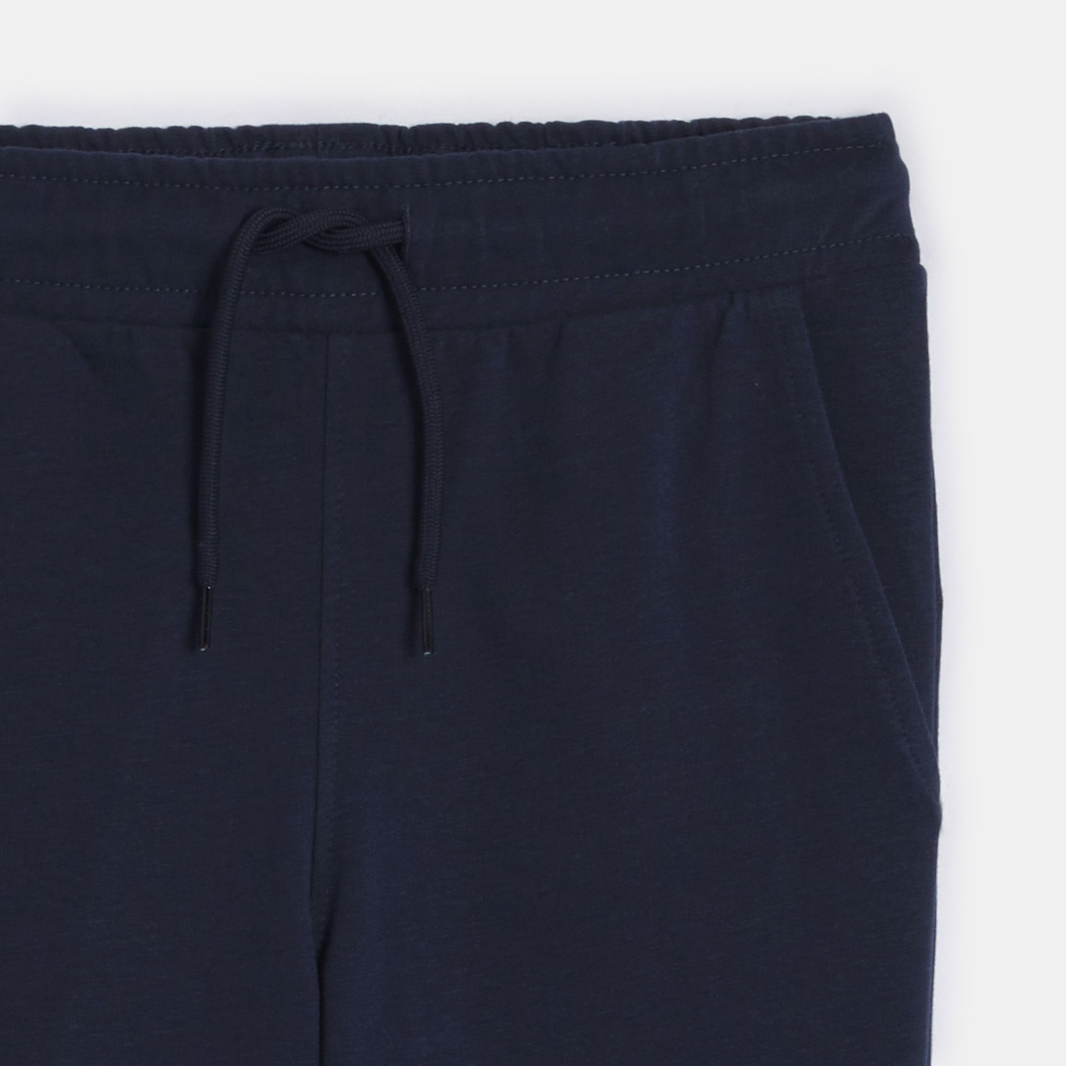 Quần jogger có dây rút