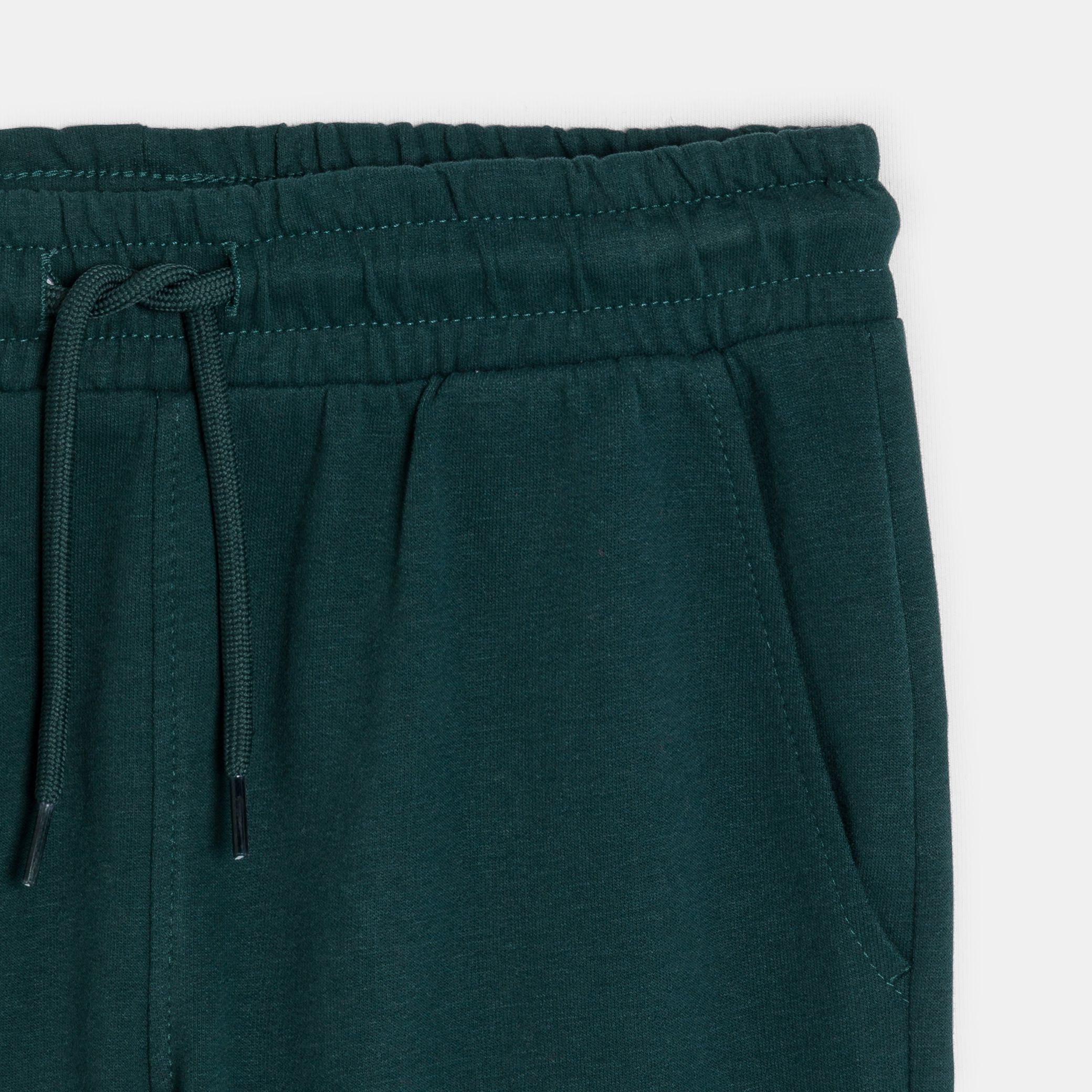 Quần jogger có dây rút