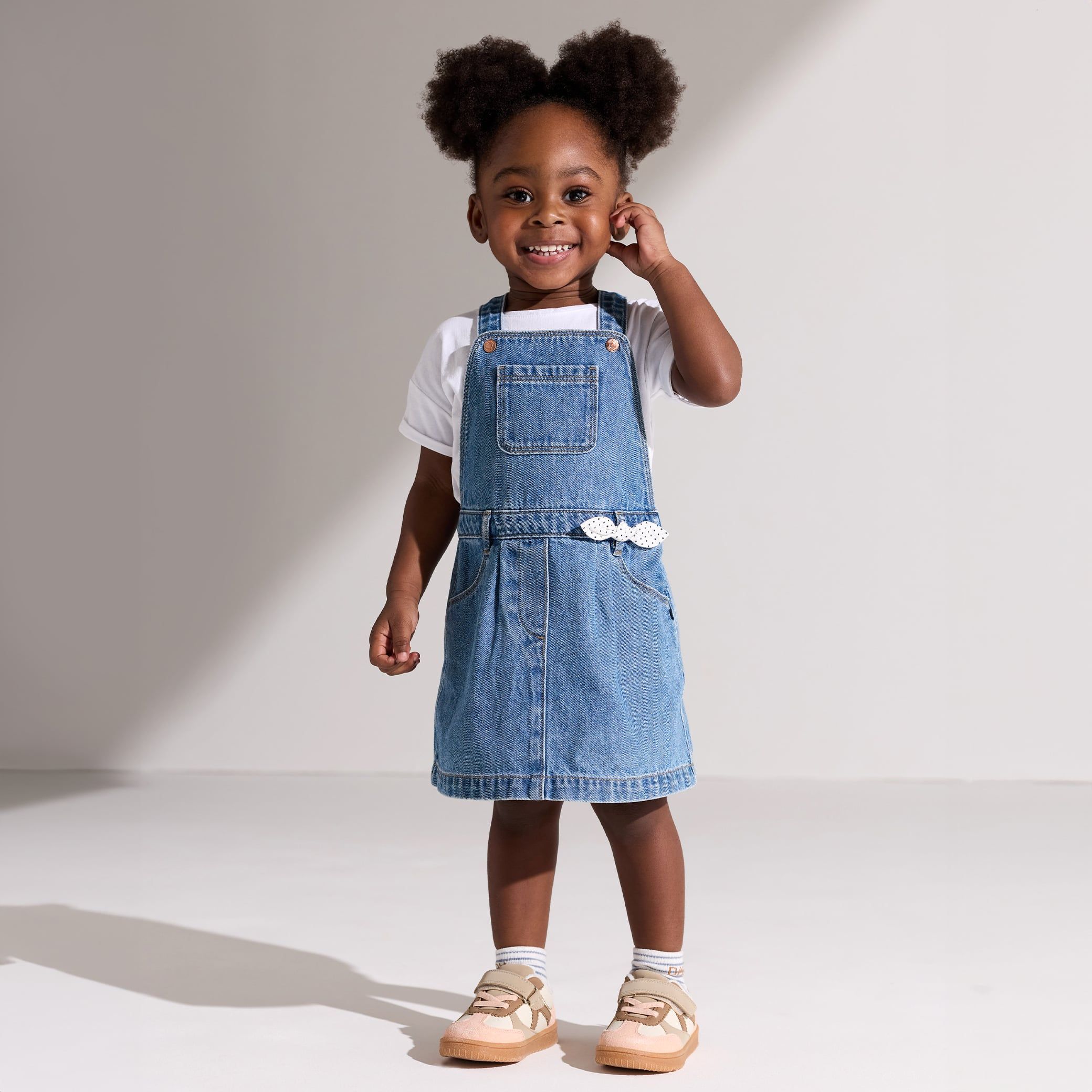 Váy yếm denim cho bé gái
