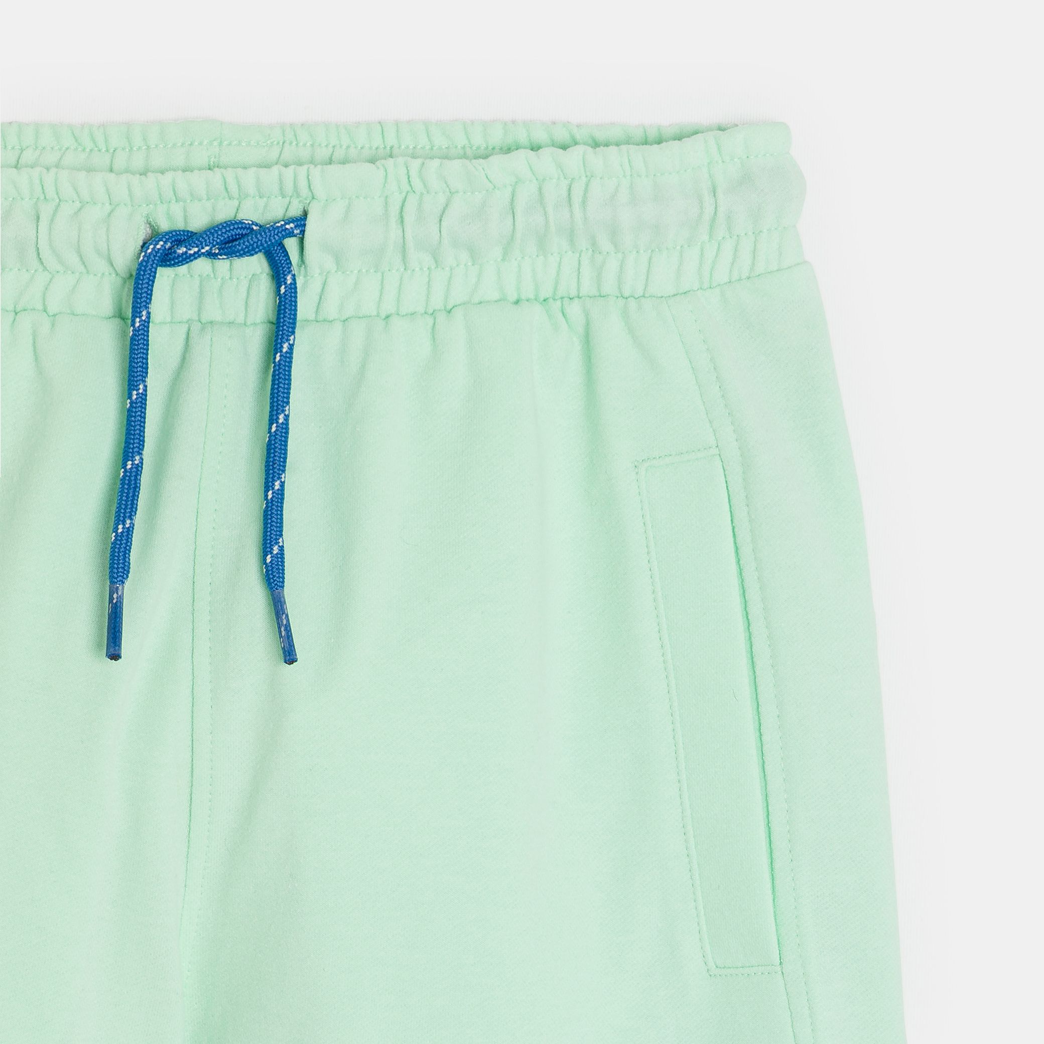 Quần short Bermuda thể thao