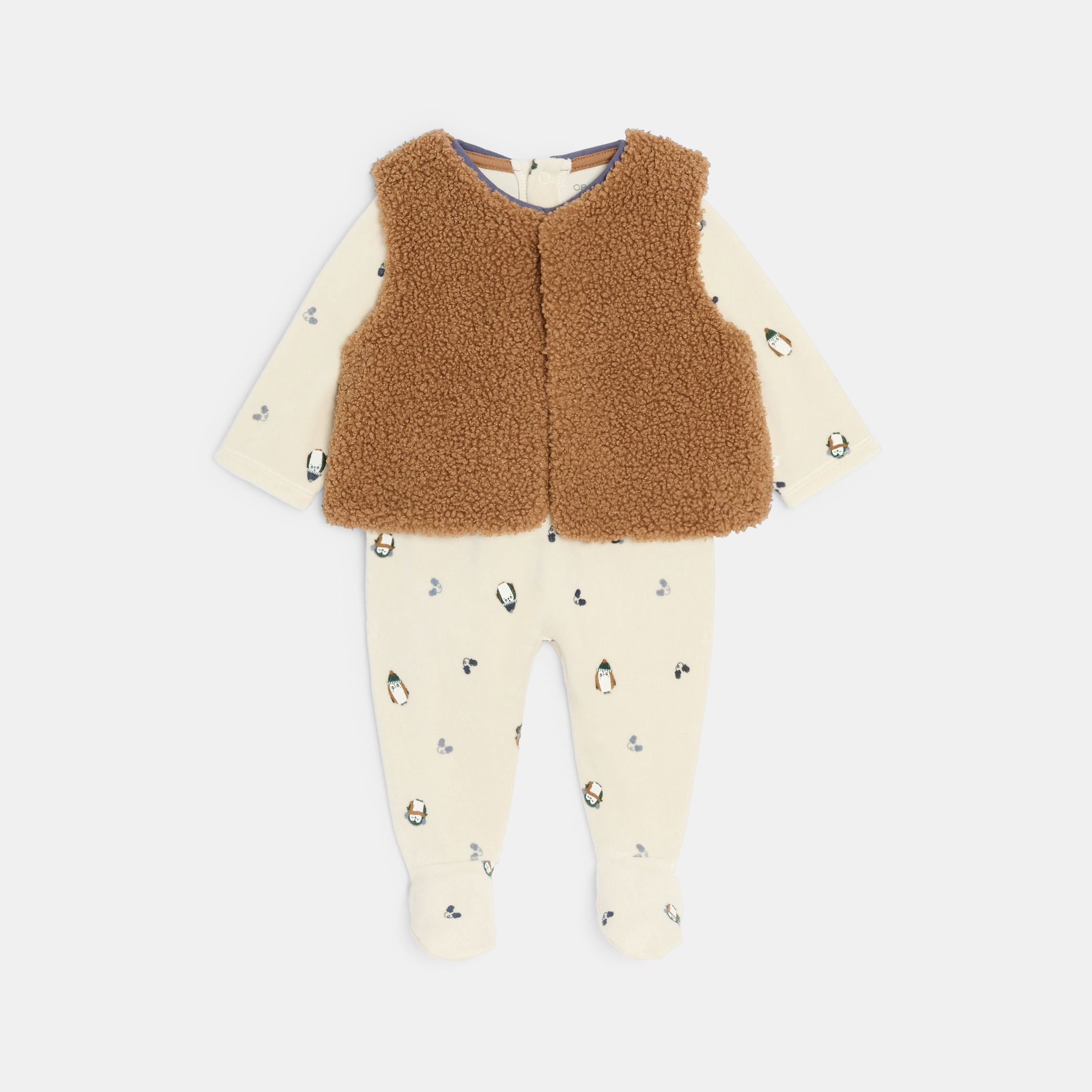 Bộ đồ ngủ nhung hình chim cánh cụt và áo ghi lê sherpa
