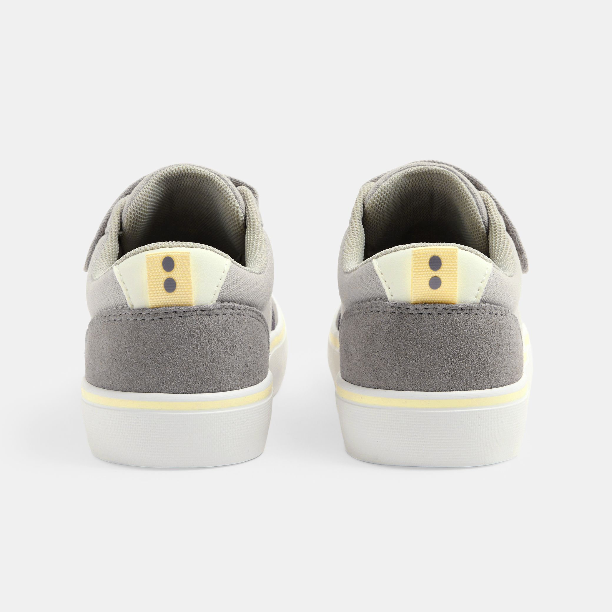 Giày sneaker cổ thấp cho bé trai