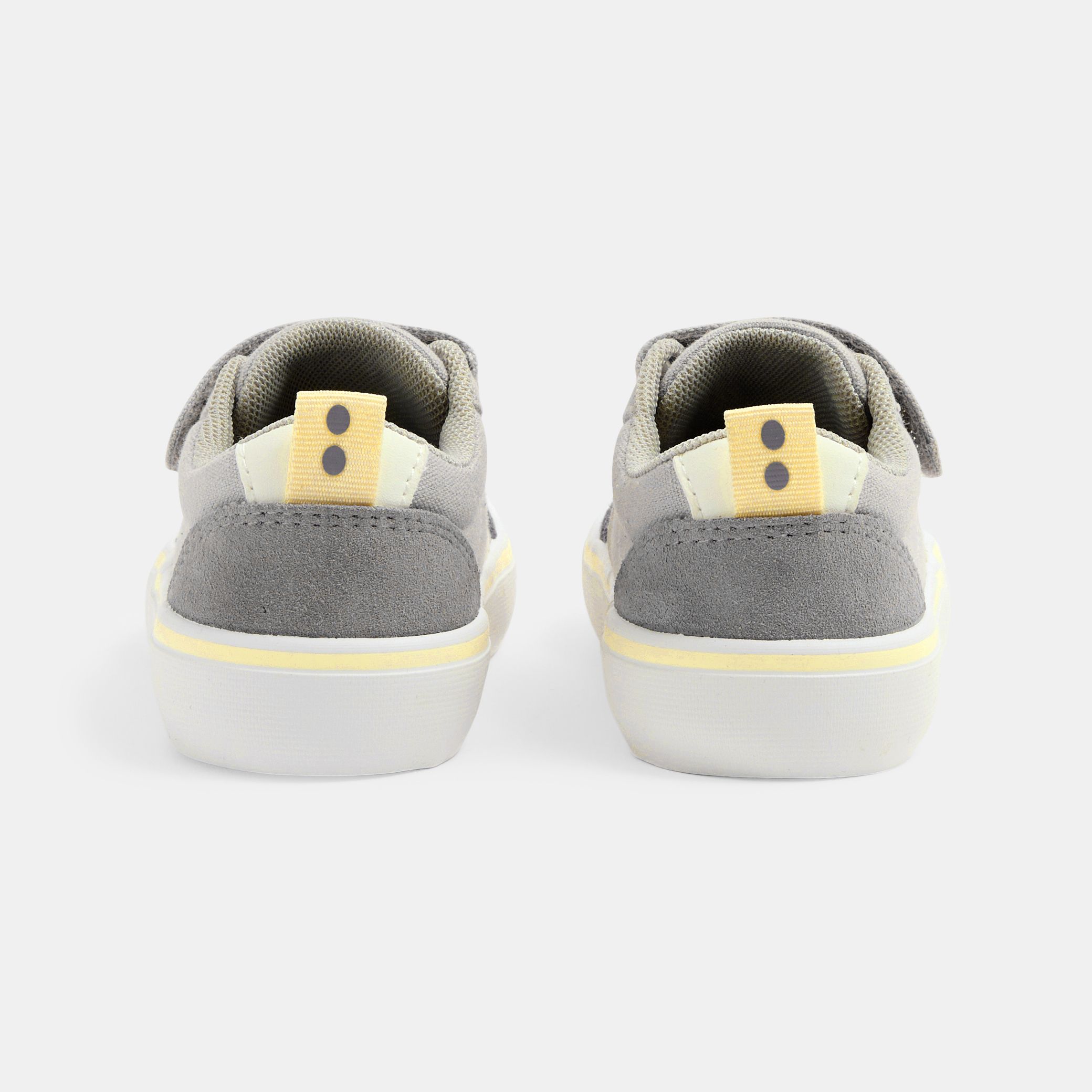Giày sneaker cổ thấp cho bé trai