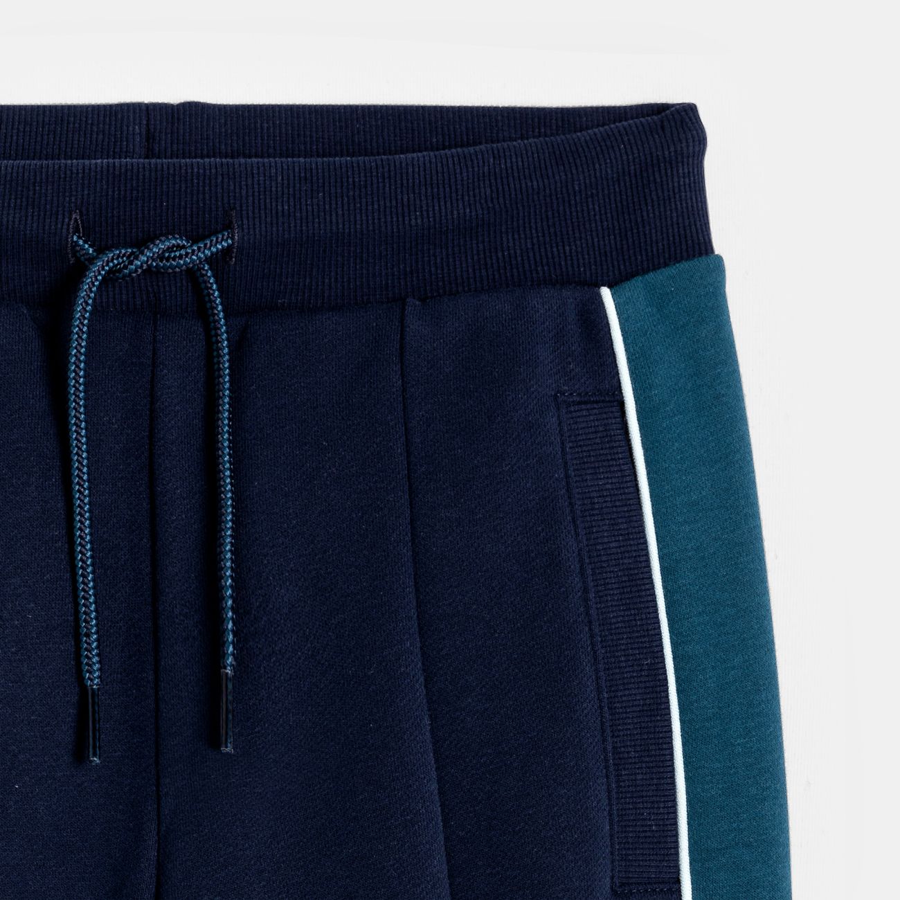 Quần jogger phối màu cho bé trai