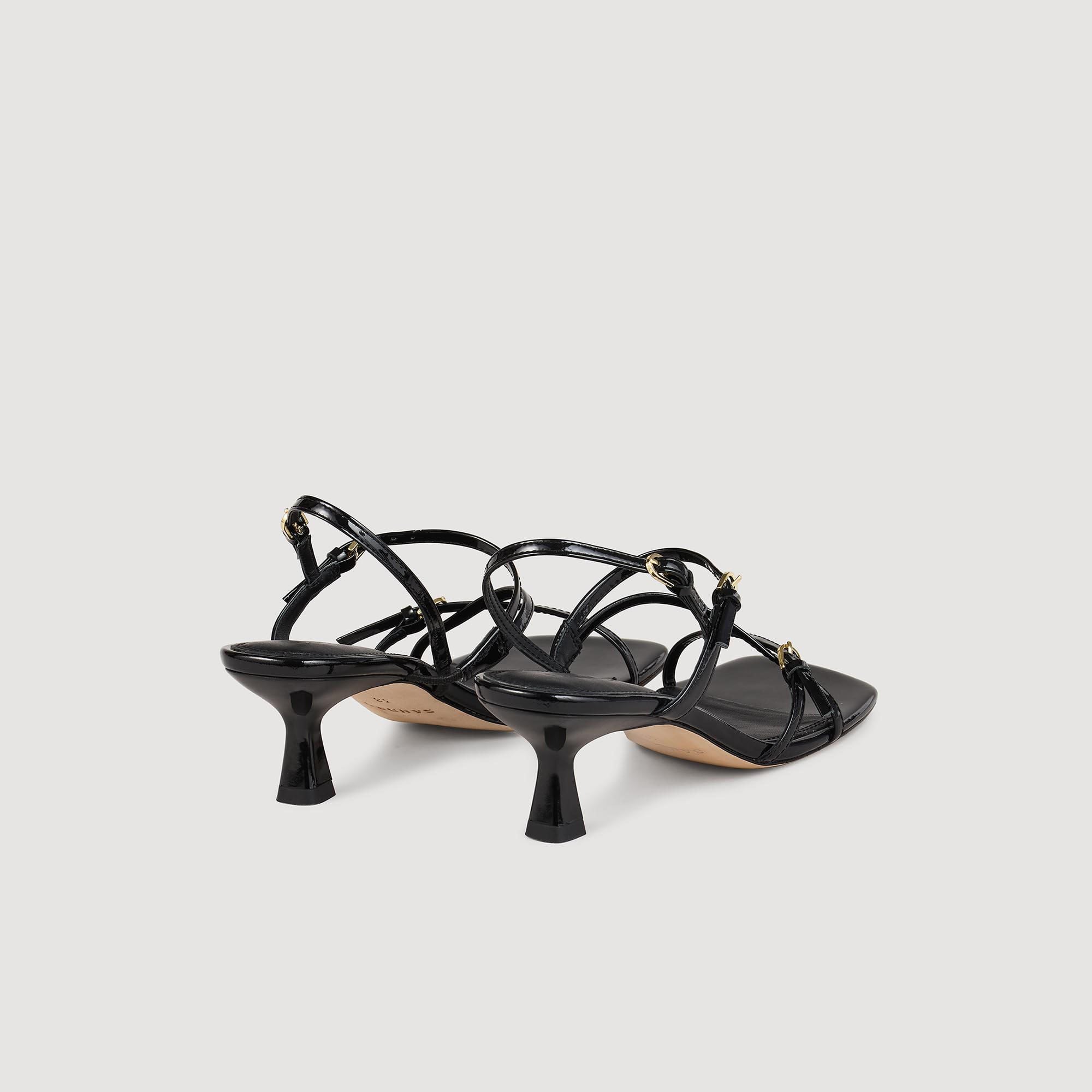 Sandal dây quai