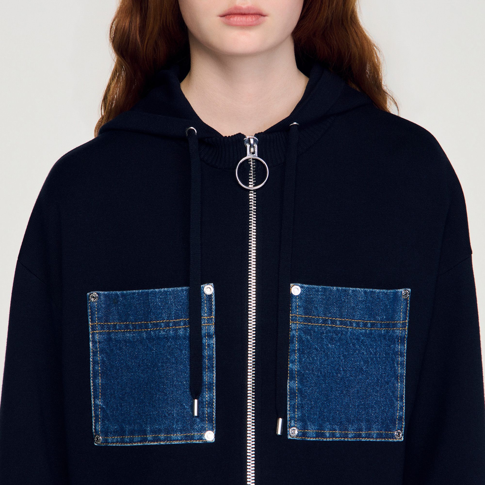 Sandro - Áo hoodie len phối denim