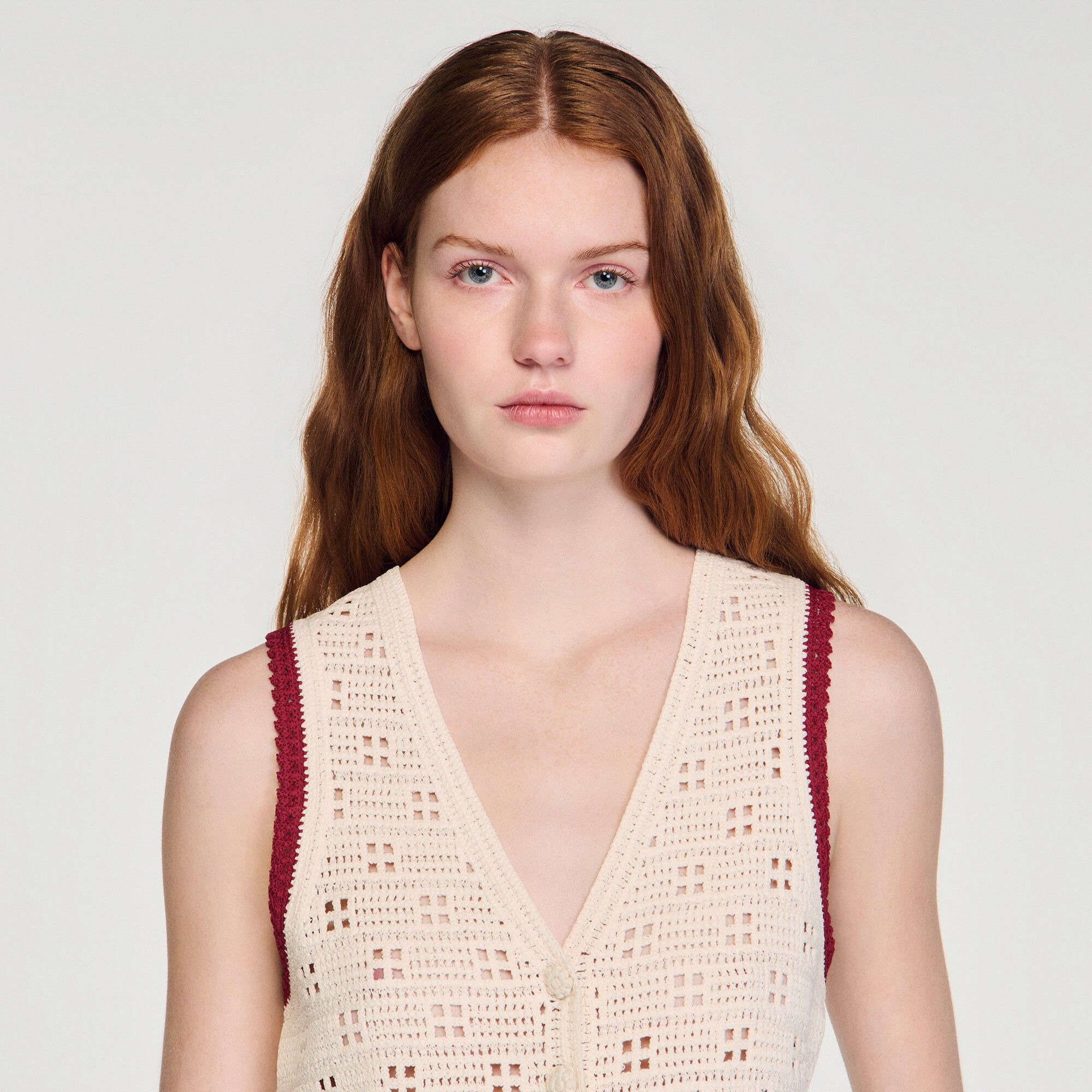 Sandro - Áo cardigan crochet không tay