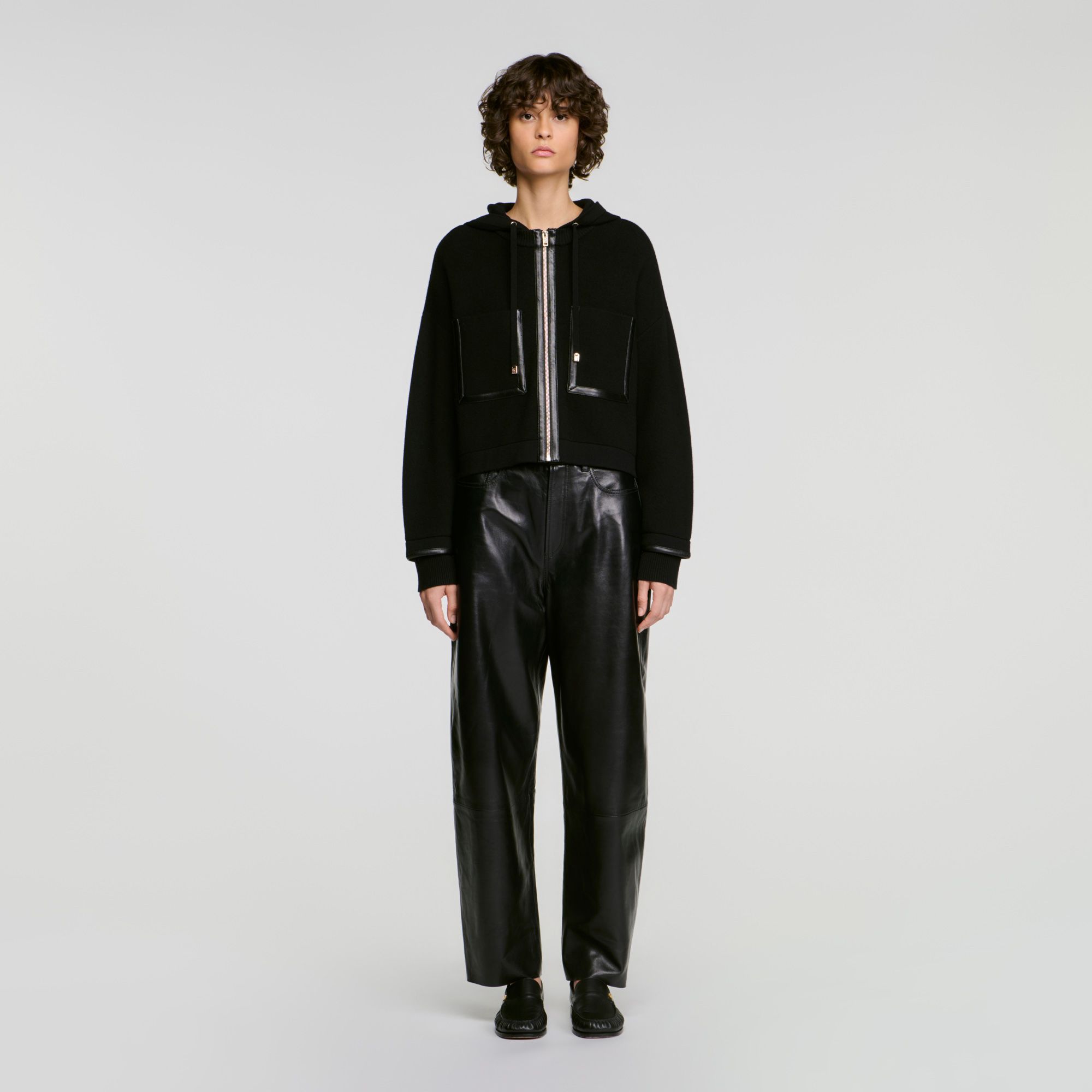 Sandro - Áo khoác cardigan có mũ trùm đầu với viền da