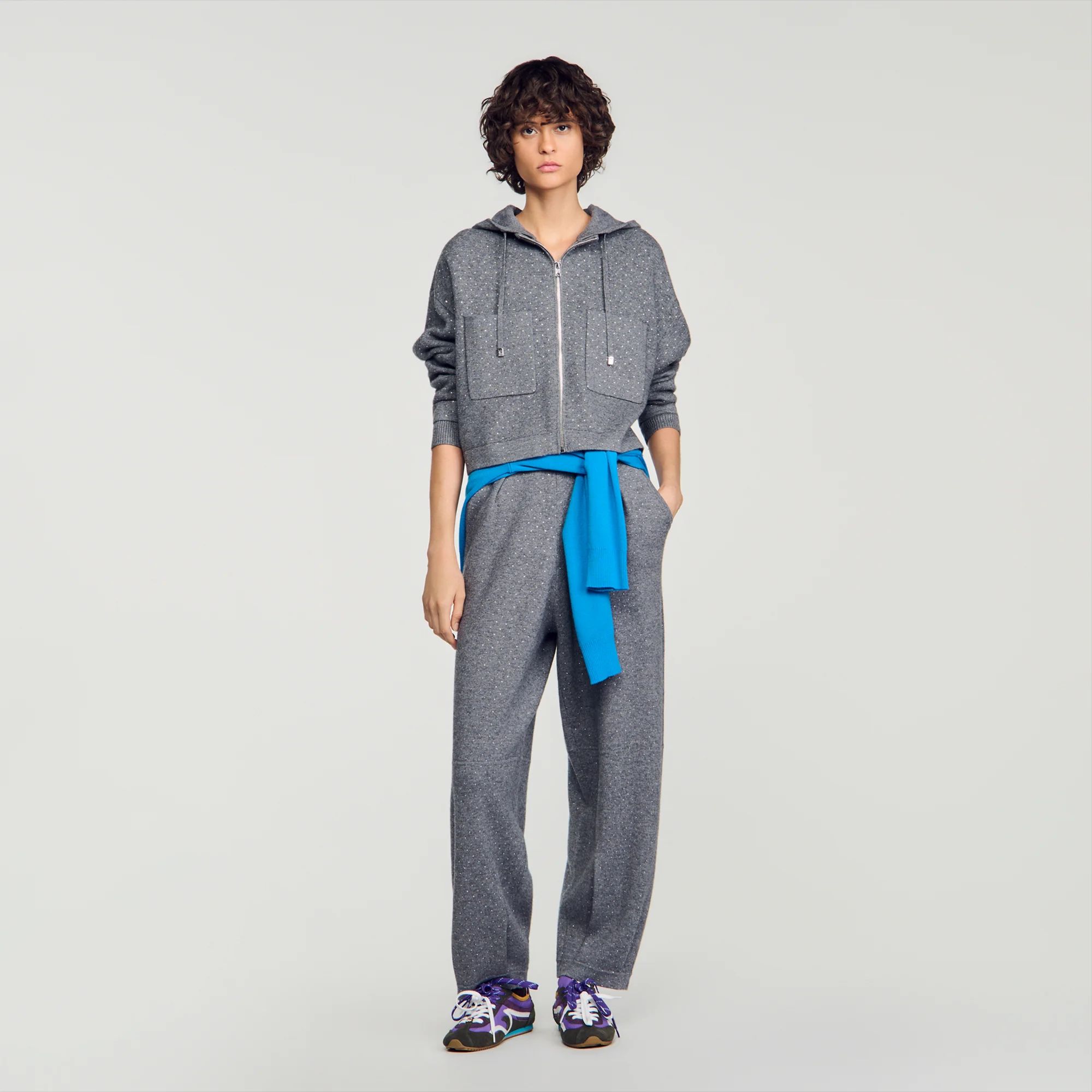 Áo cardigan đính đá dáng lửng có mũ