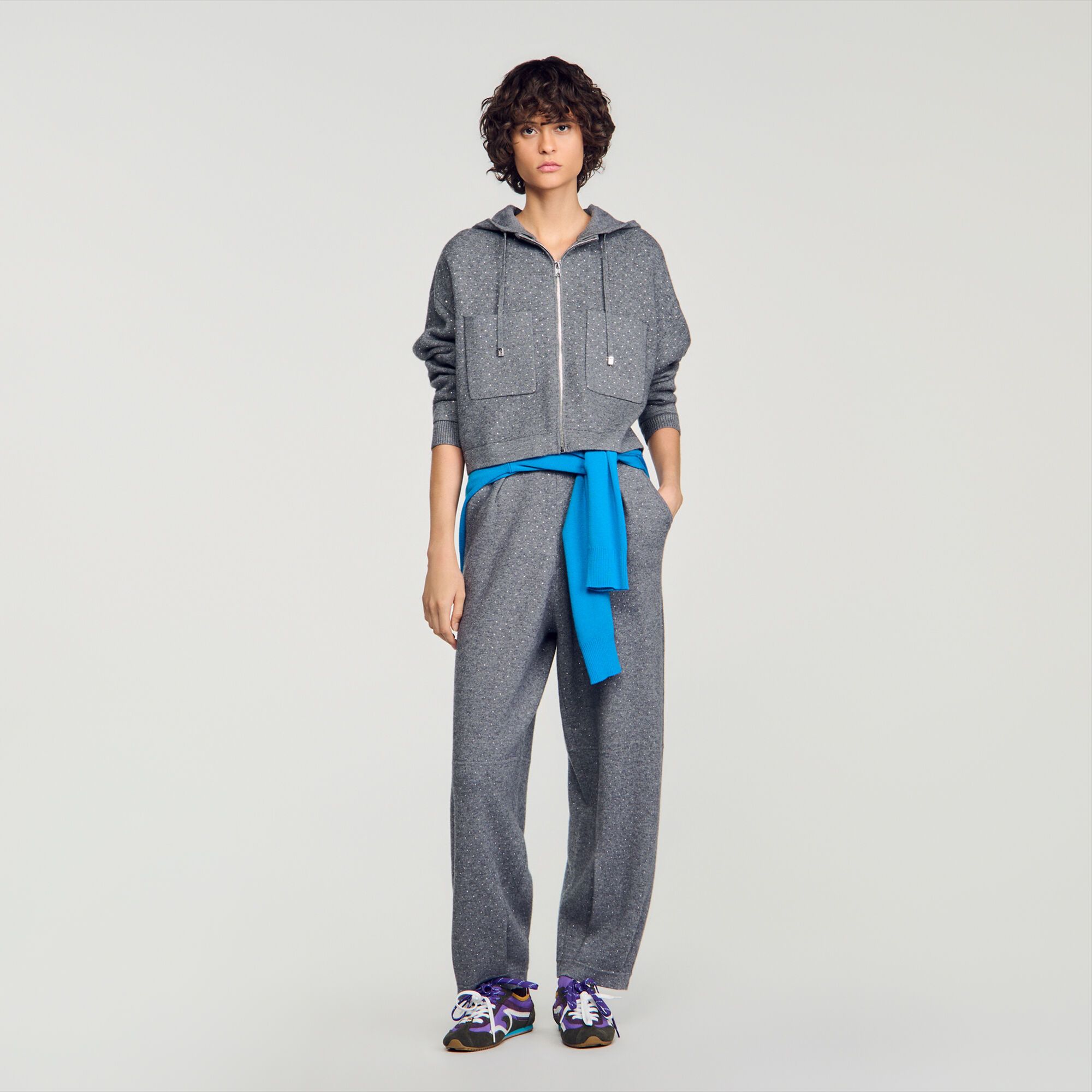 Áo cardigan đính đá dáng lửng có mũ