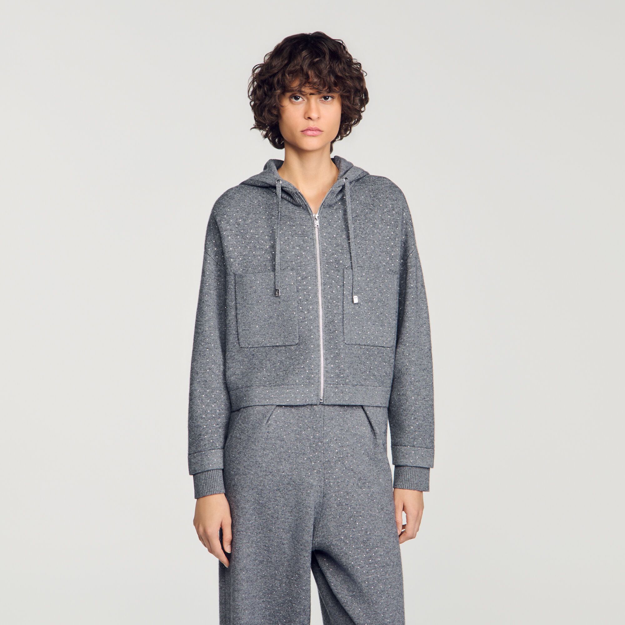 Áo cardigan đính đá dáng lửng có mũ
