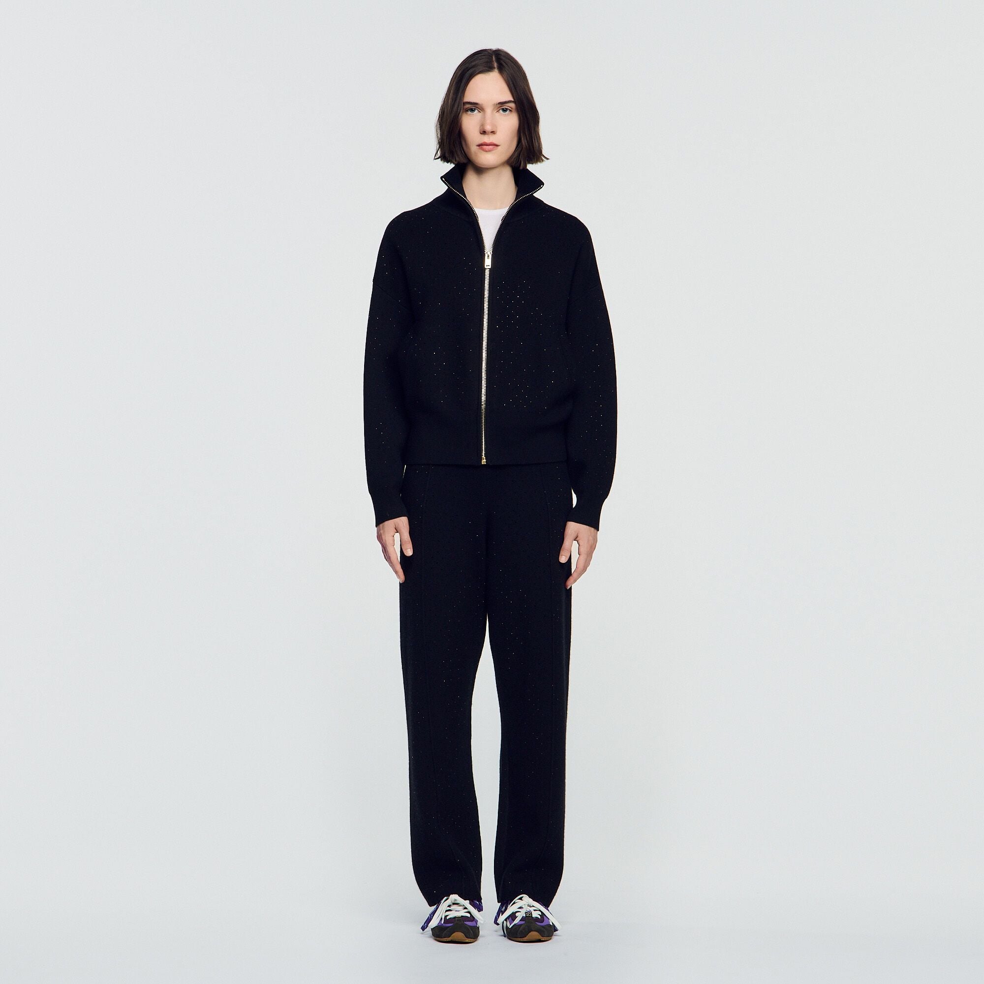Áo cardigan cổ đứng đính đá