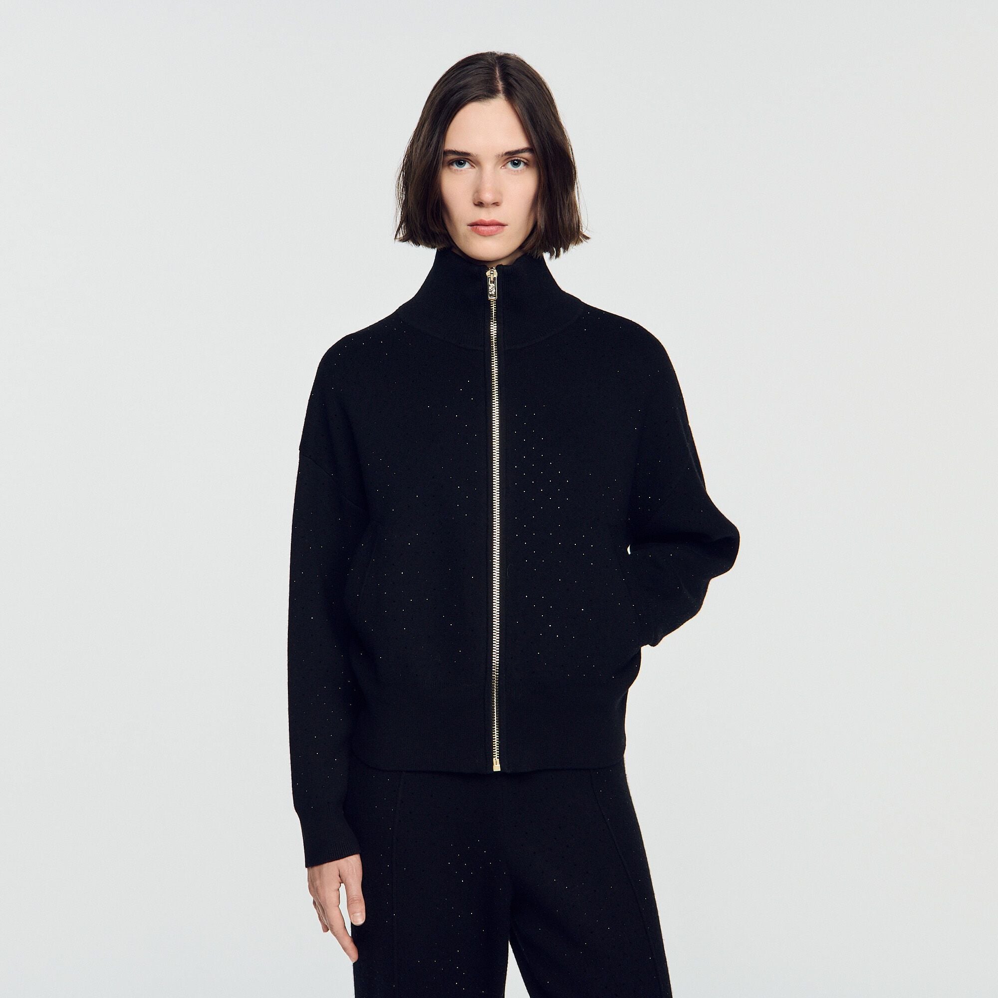 Áo cardigan cổ đứng đính đá