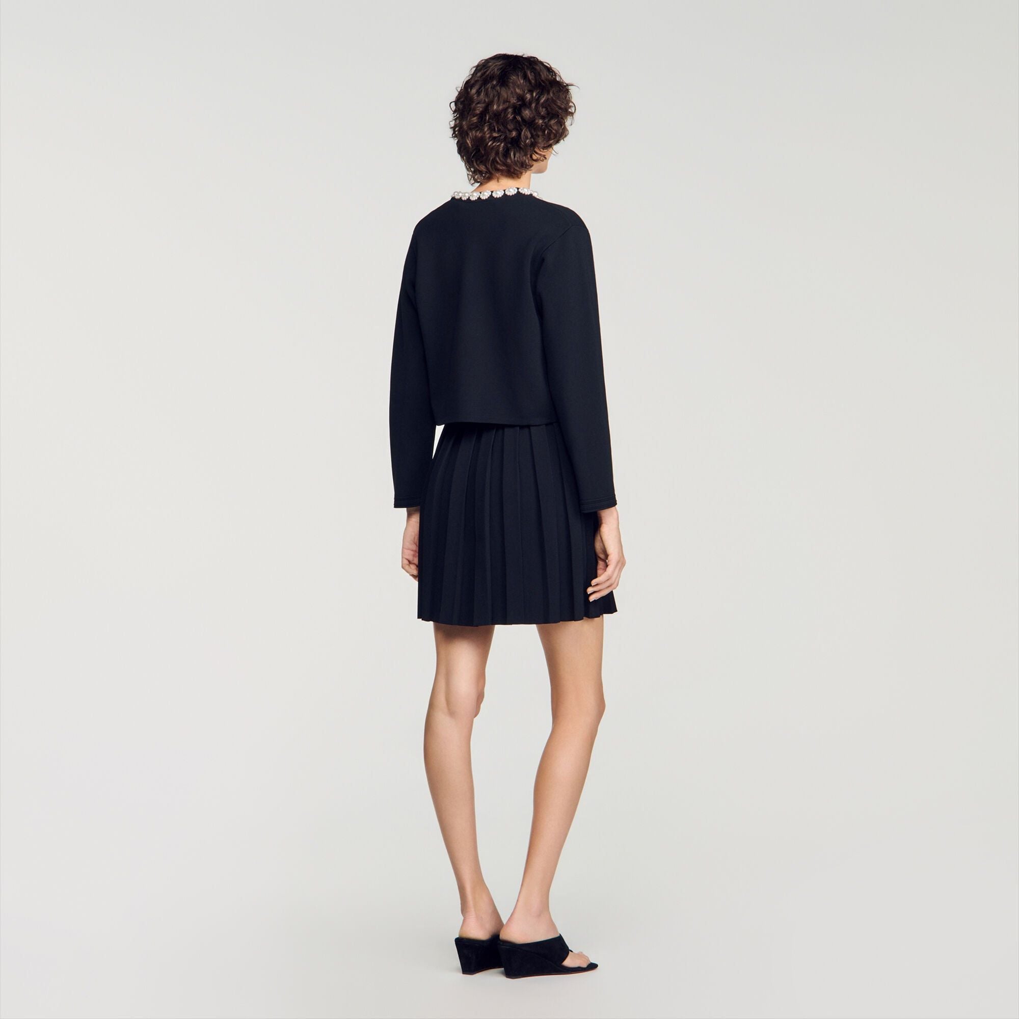Áo cardigan cổ hoa ngọc trai