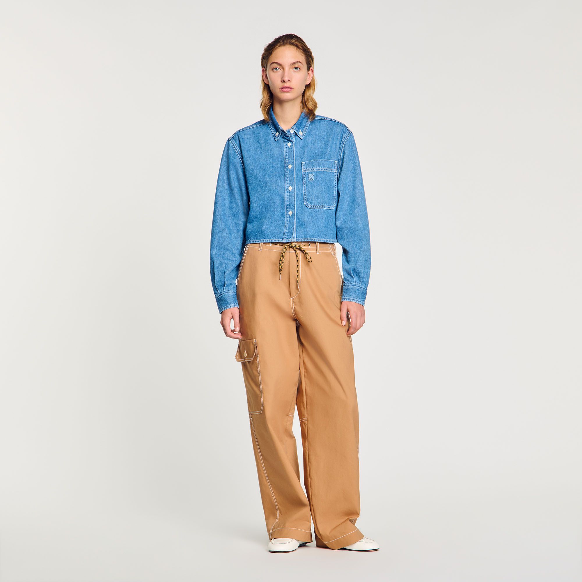 Sandro - Áo sơ mi denim dáng crop